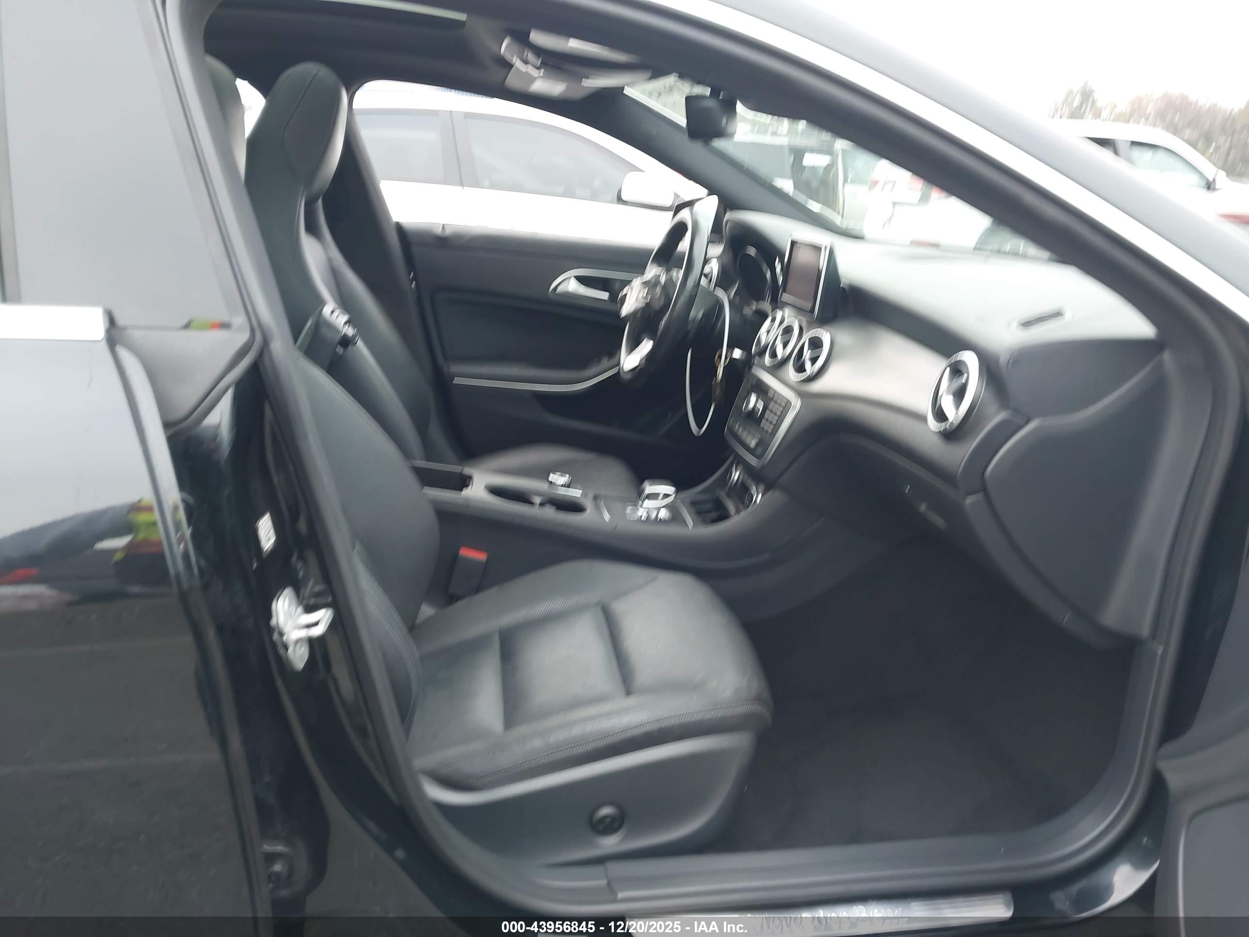 MERCEDES-BENZ CLA image 5