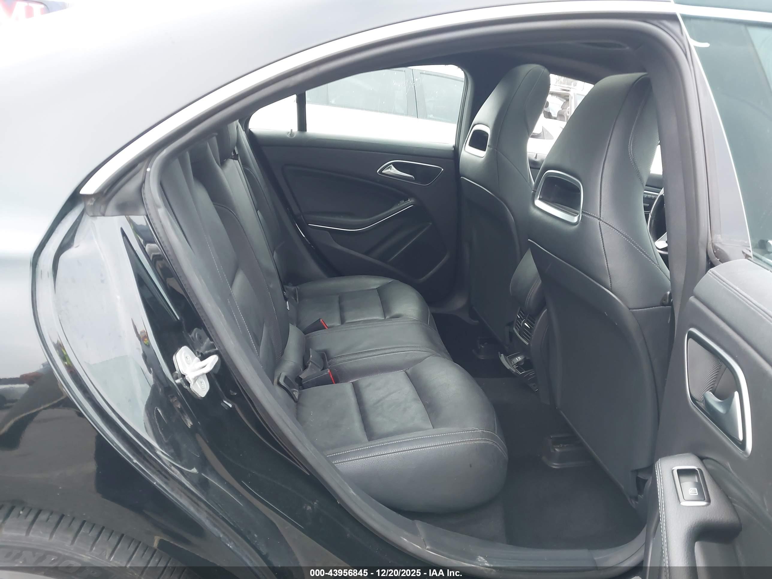 MERCEDES-BENZ CLA image 8