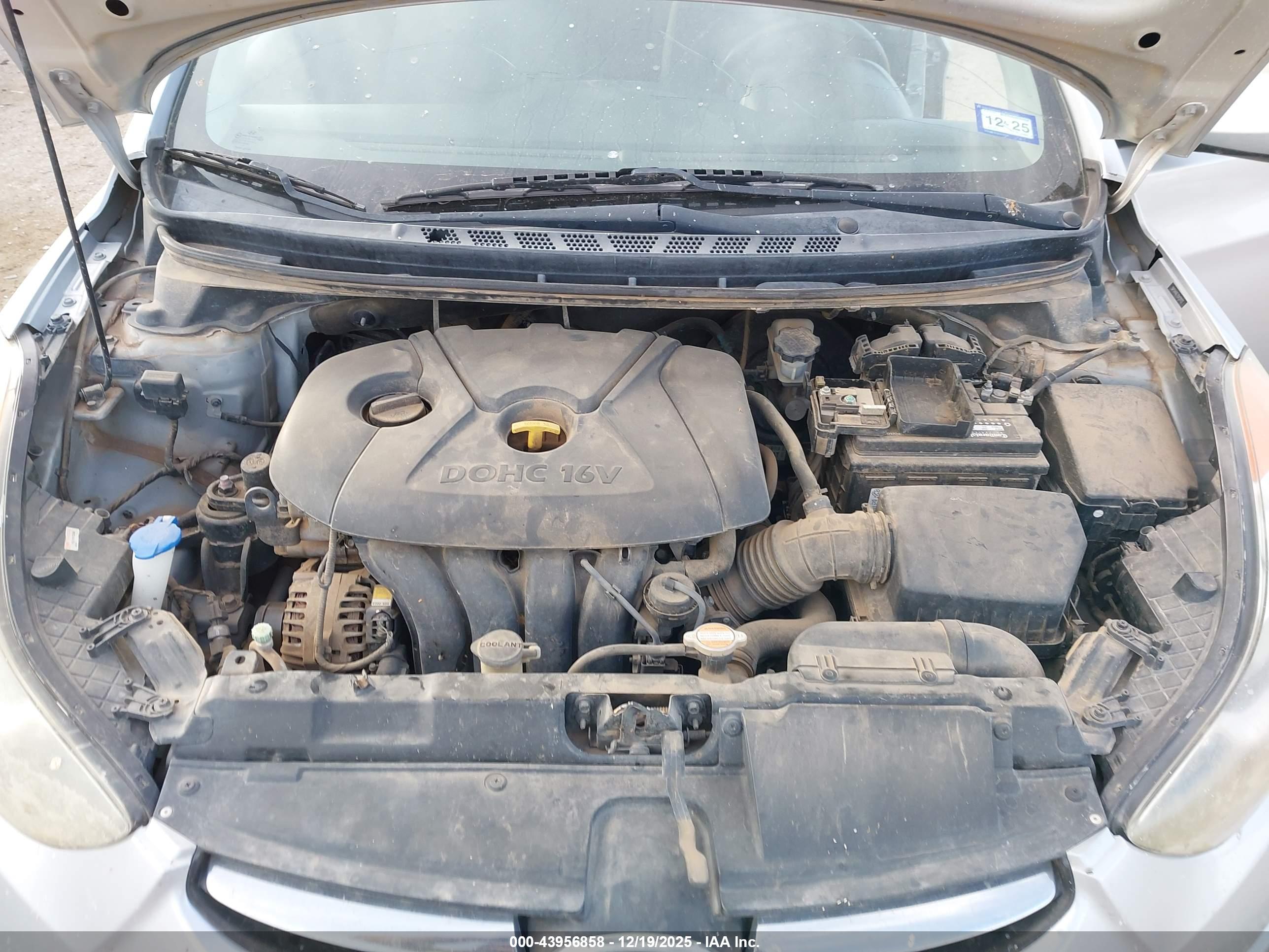 HYUNDAI ELANTRA image 10