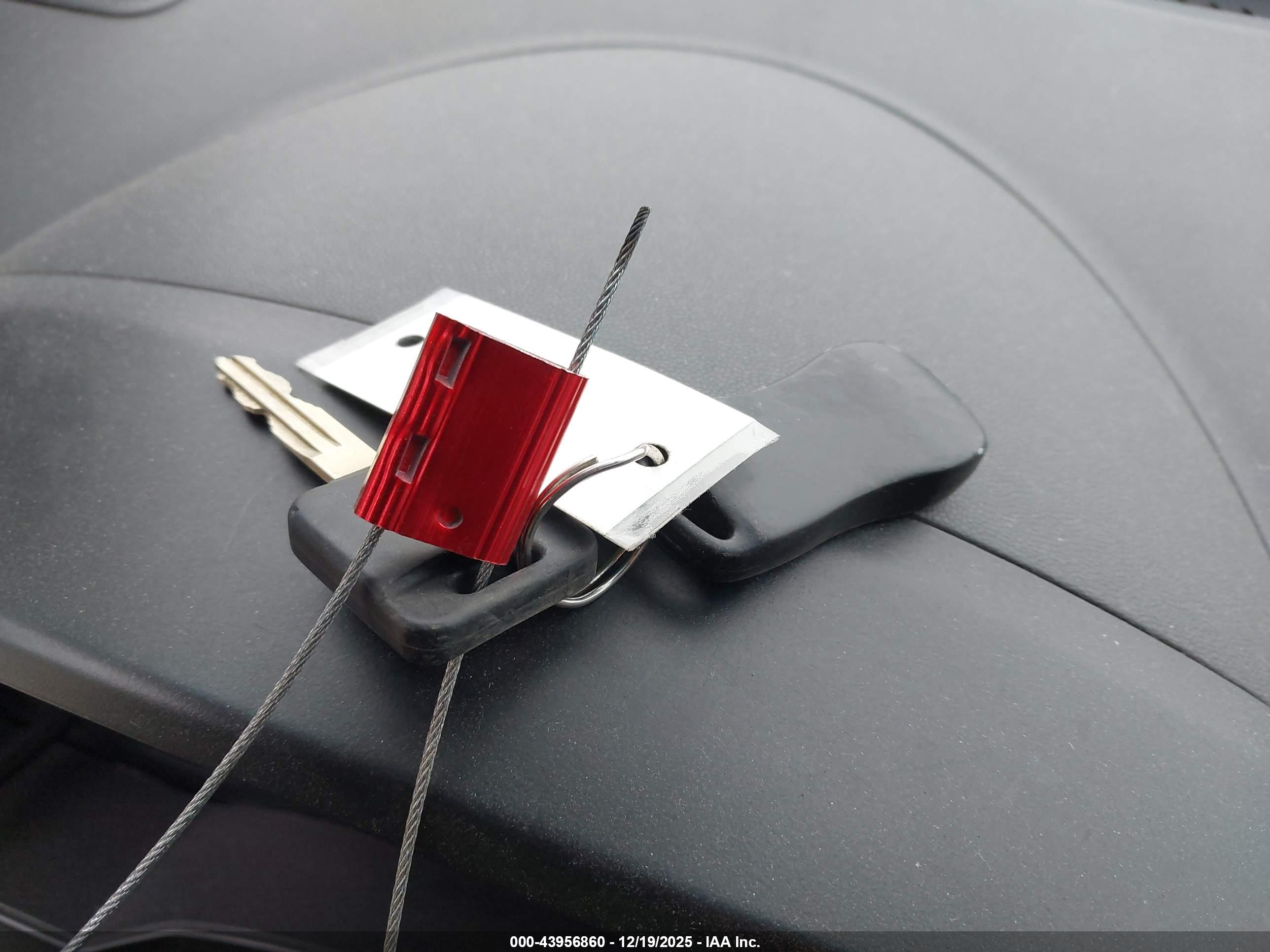 NISSAN TITAN image 11