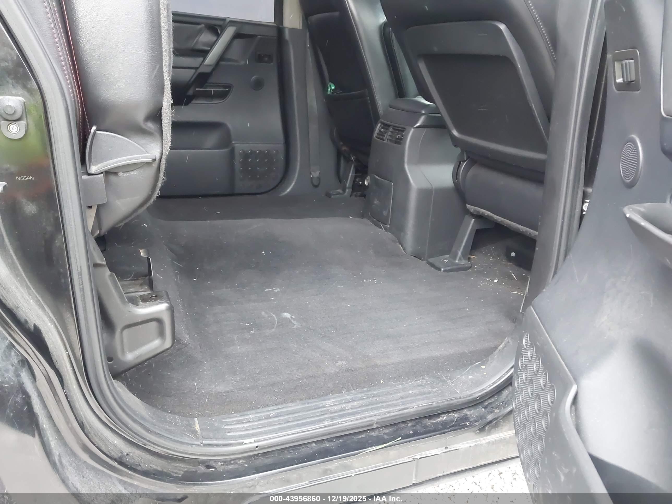NISSAN TITAN image 8