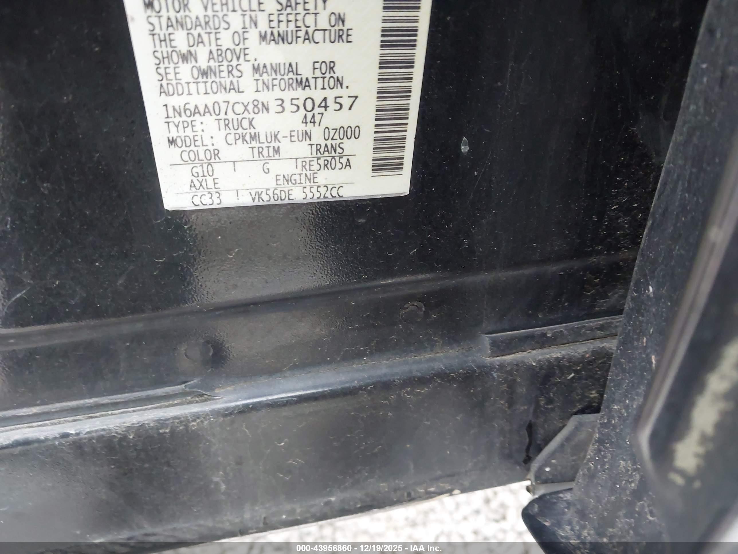 NISSAN TITAN image 9