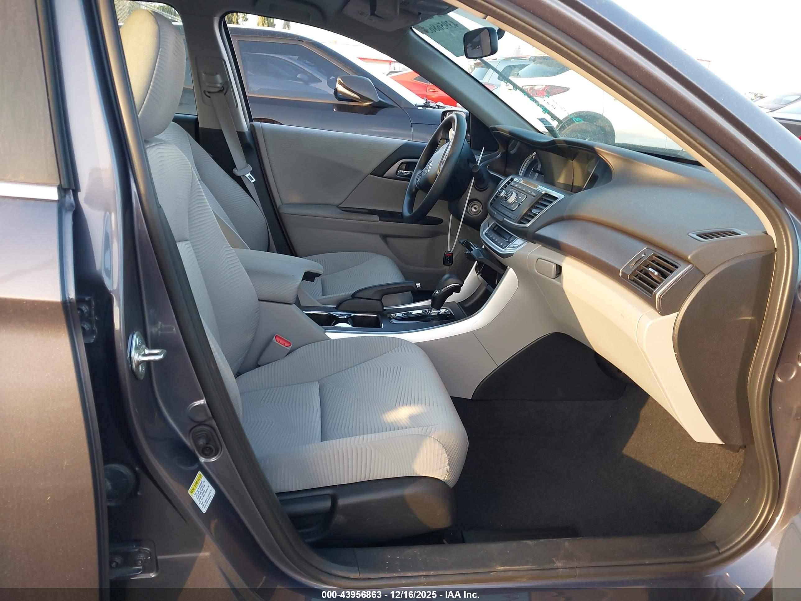 HONDA ACCORD image 5