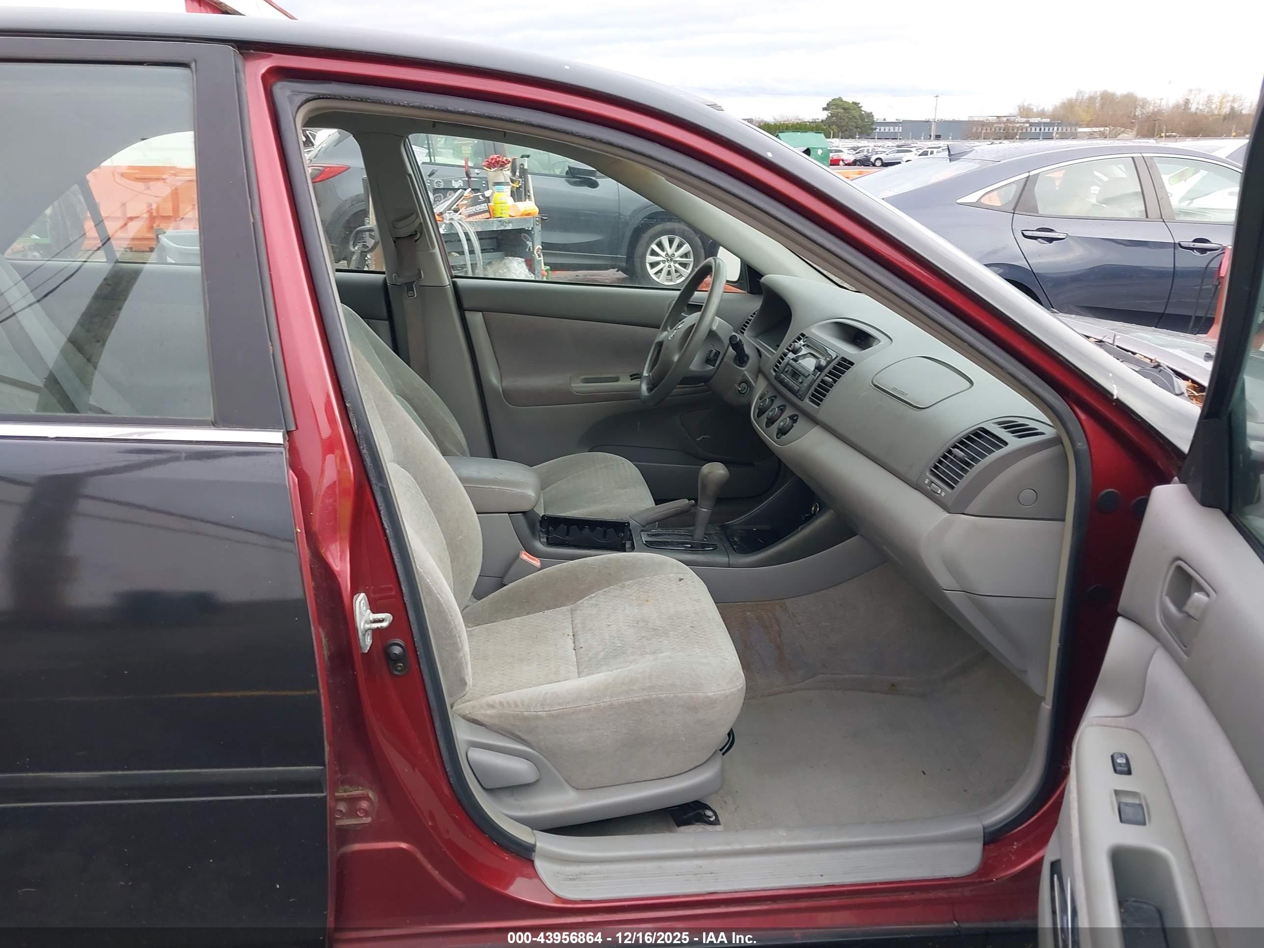 TOYOTA CAMRY image 5