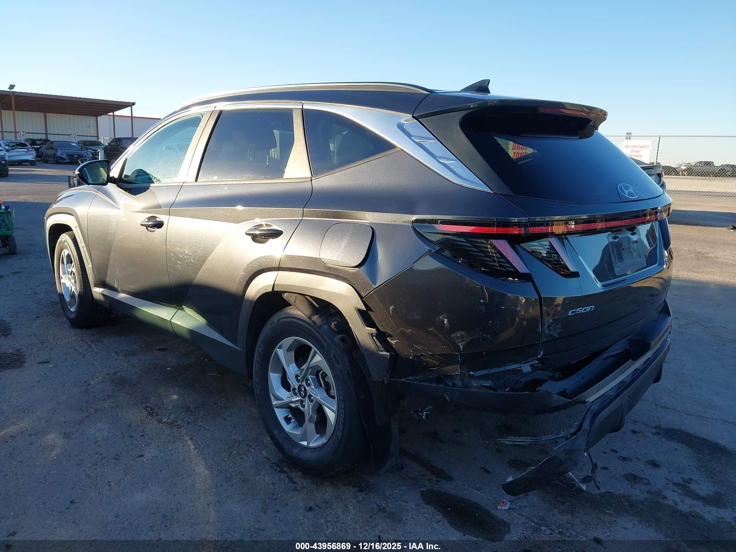 HYUNDAI TUCSON image 3