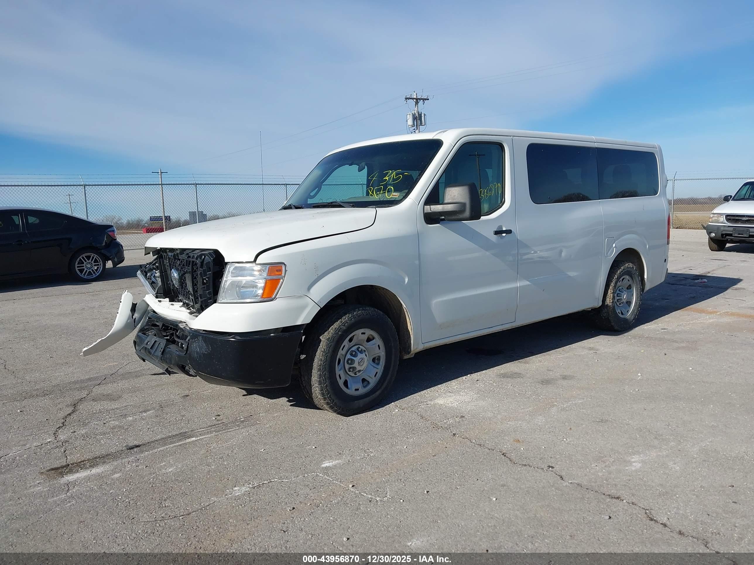NISSAN NV image 2