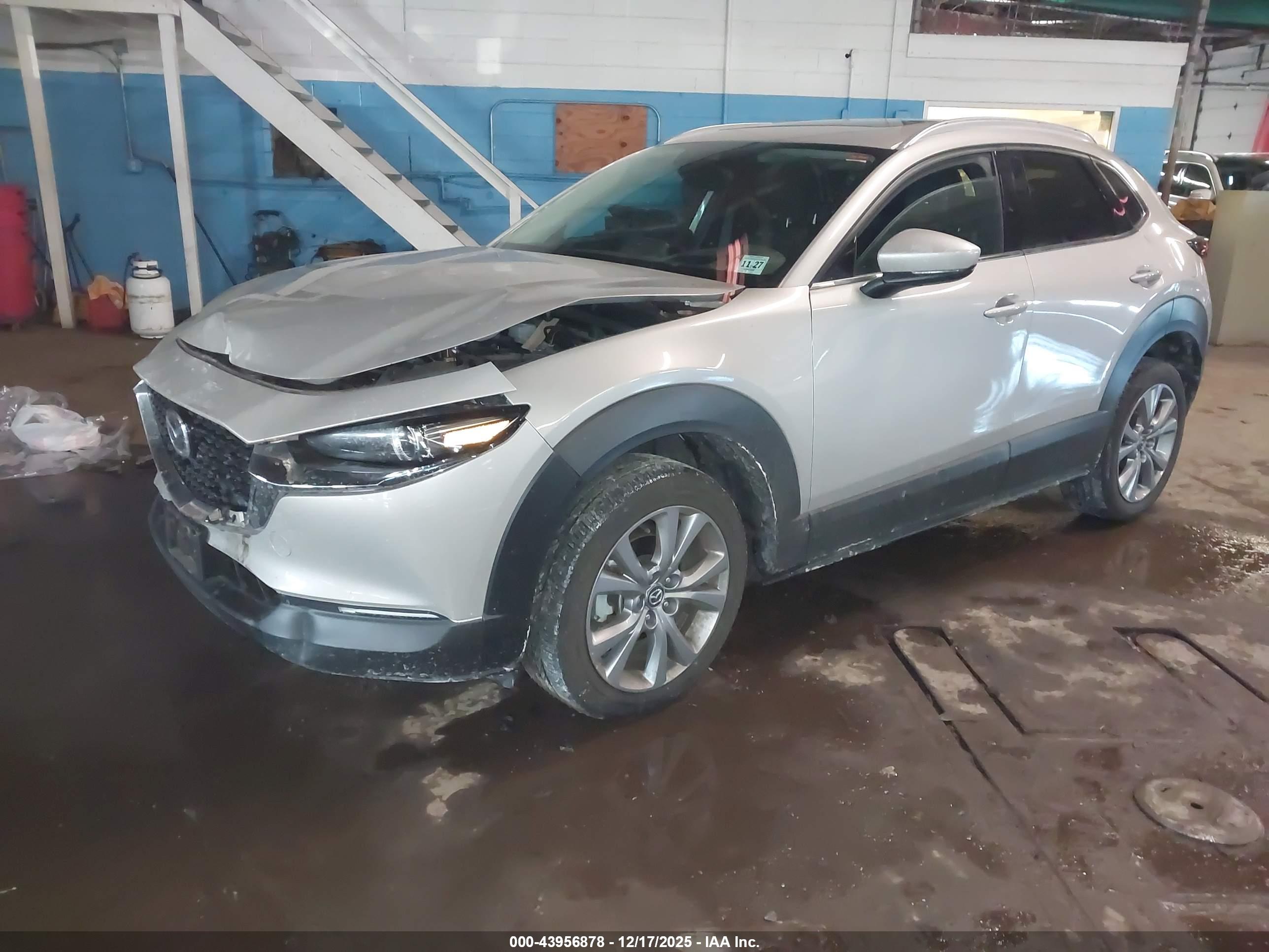 MAZDA CX-30 image 2