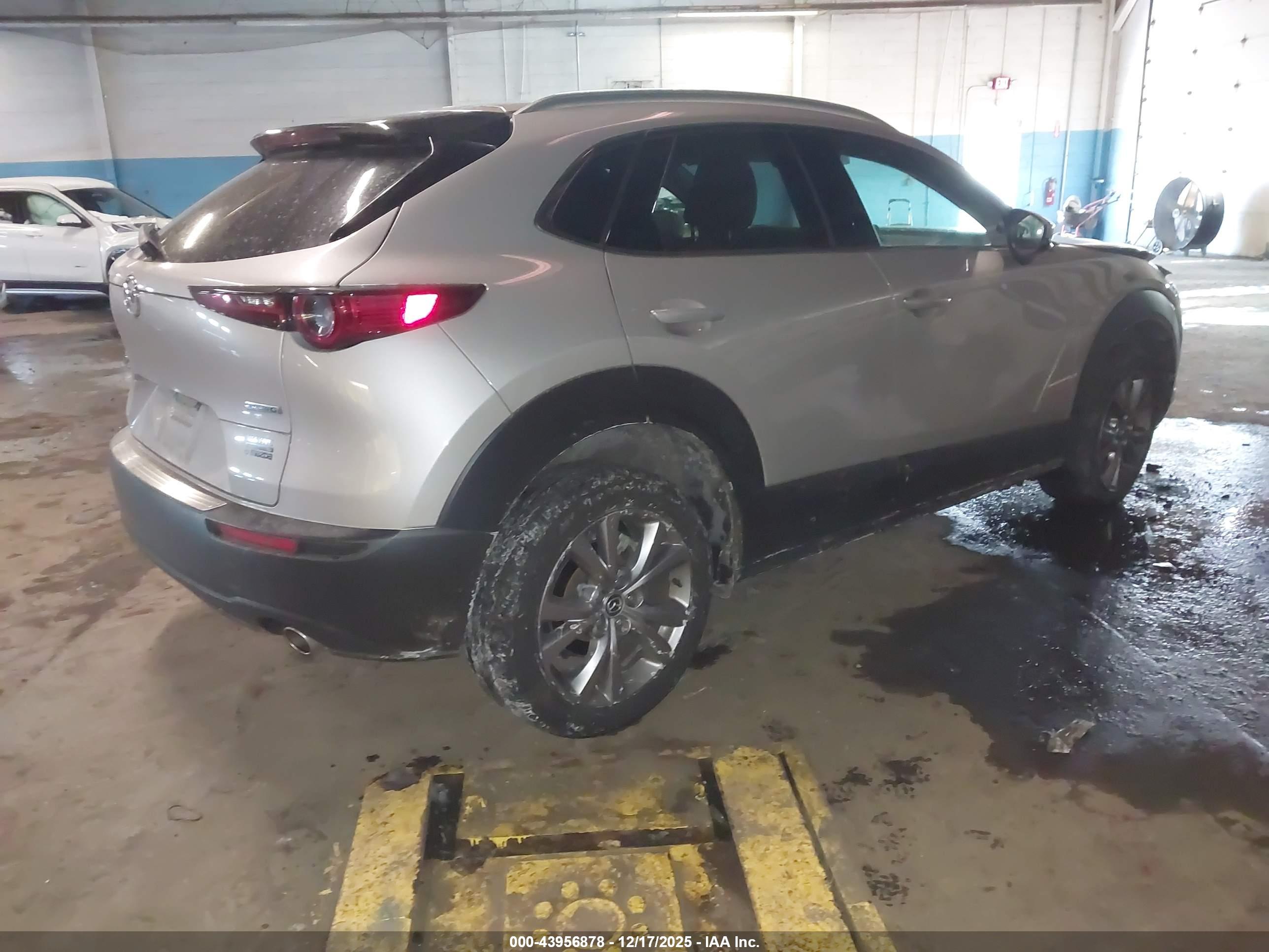 MAZDA CX-30 image 4