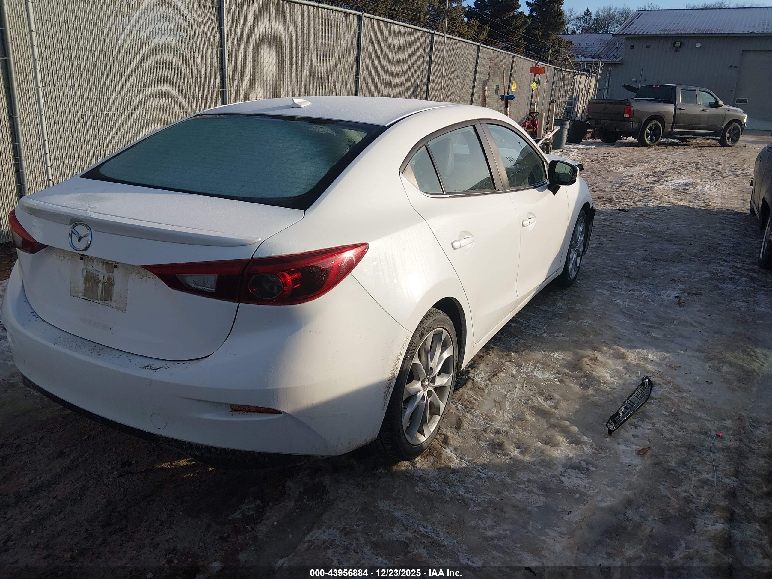 MAZDA MAZDA3 image 4