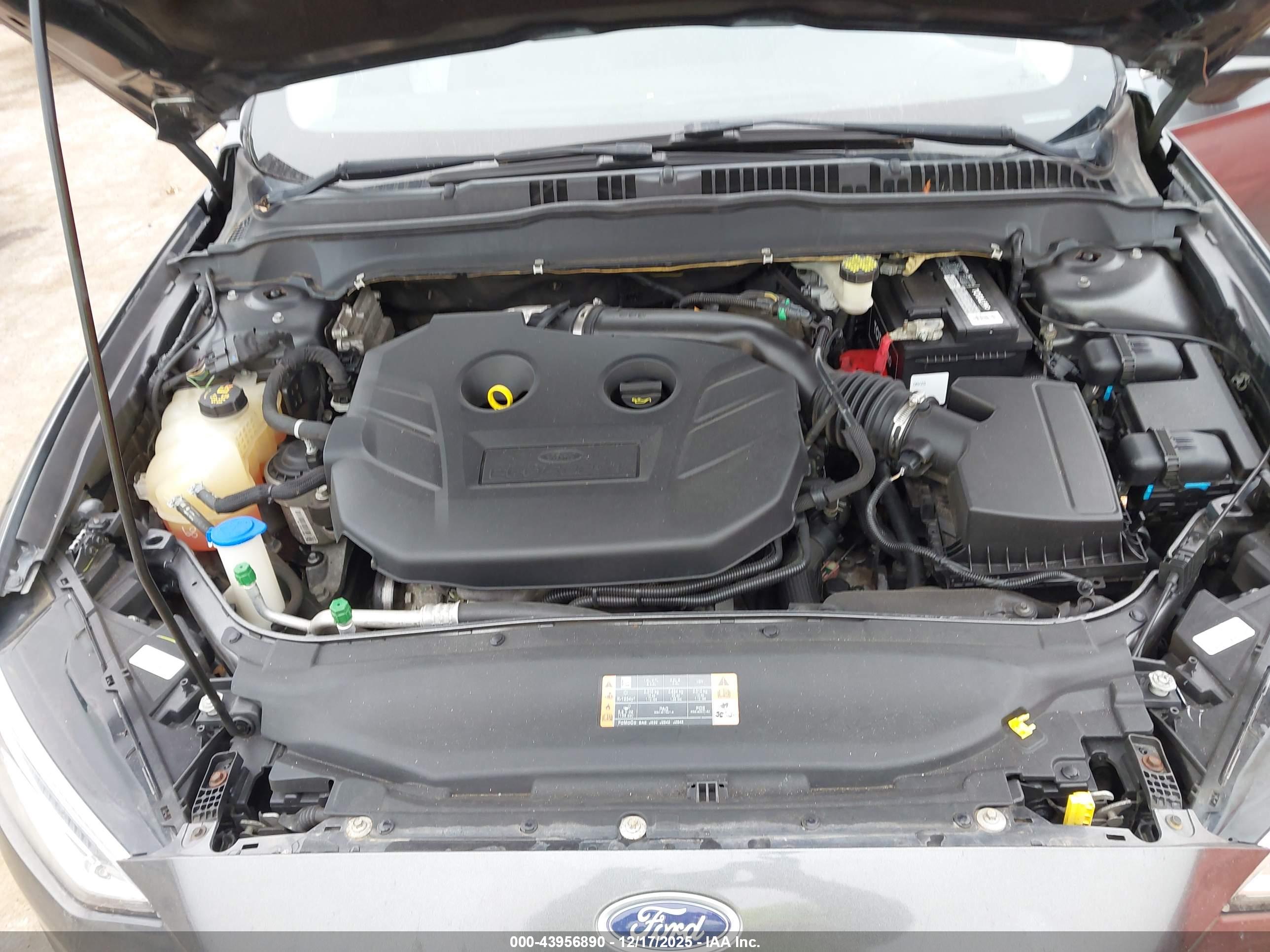 FORD FUSION image 10