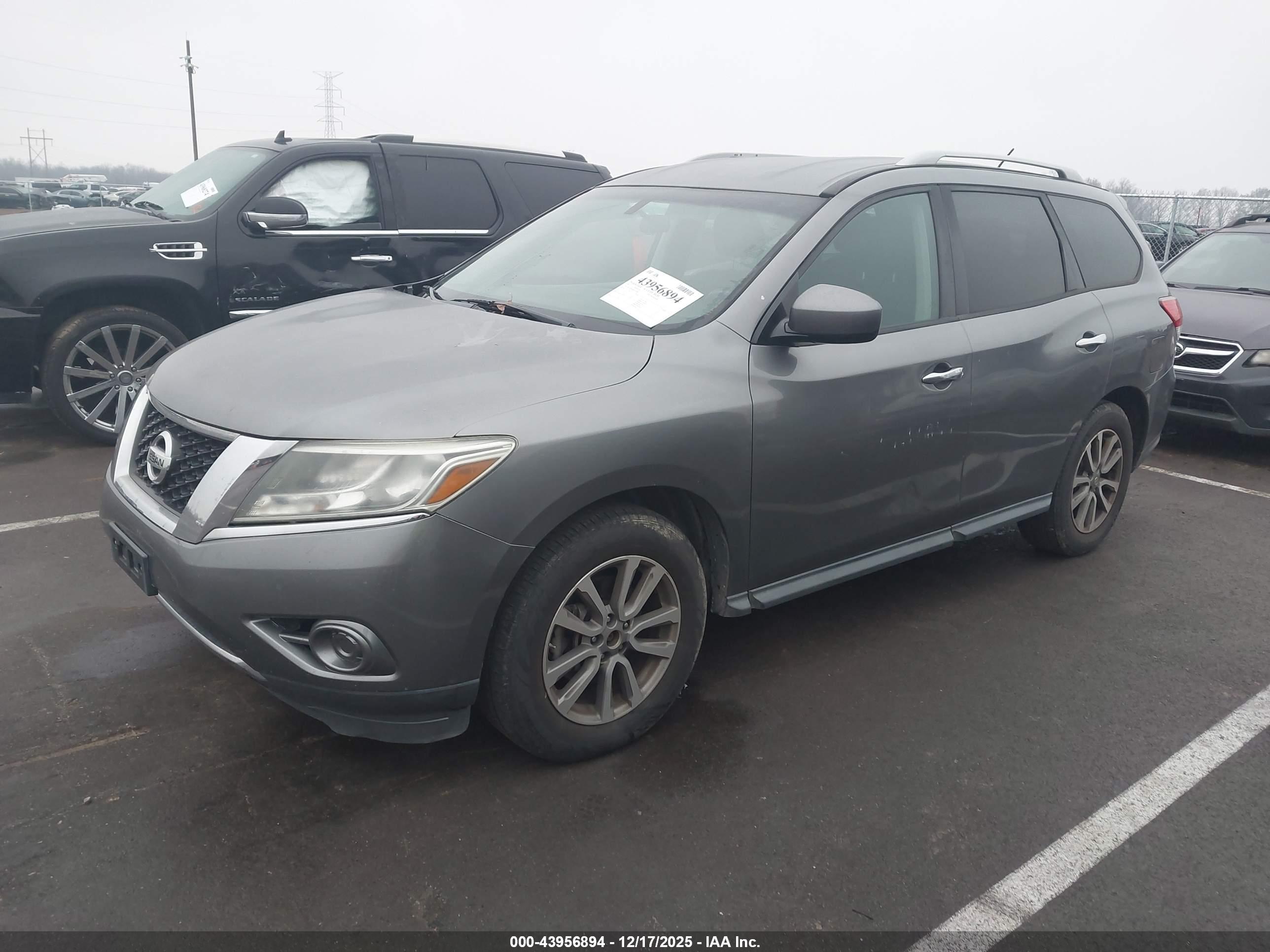 NISSAN PATHFINDER image 2