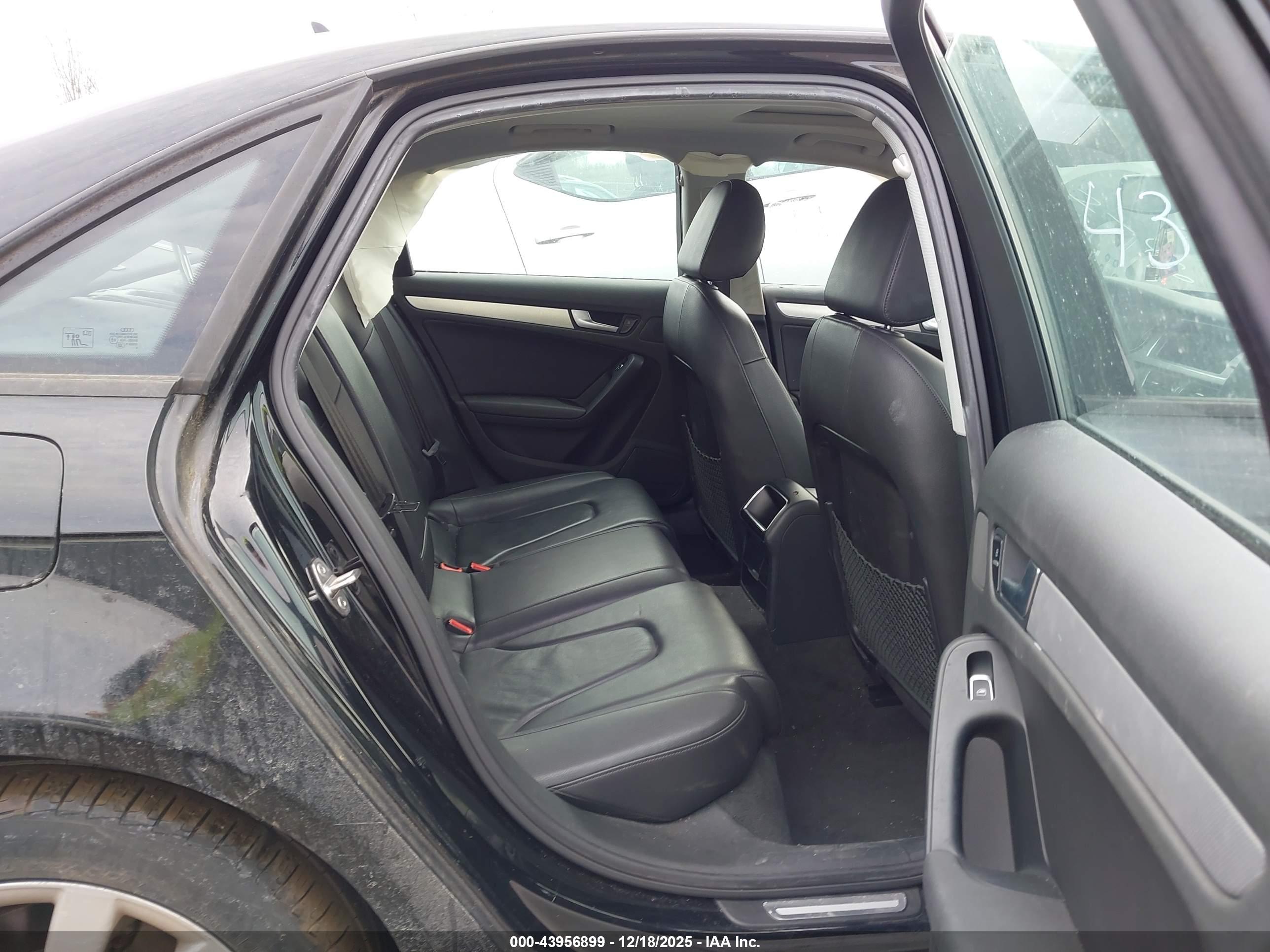 AUDI A4 image 8