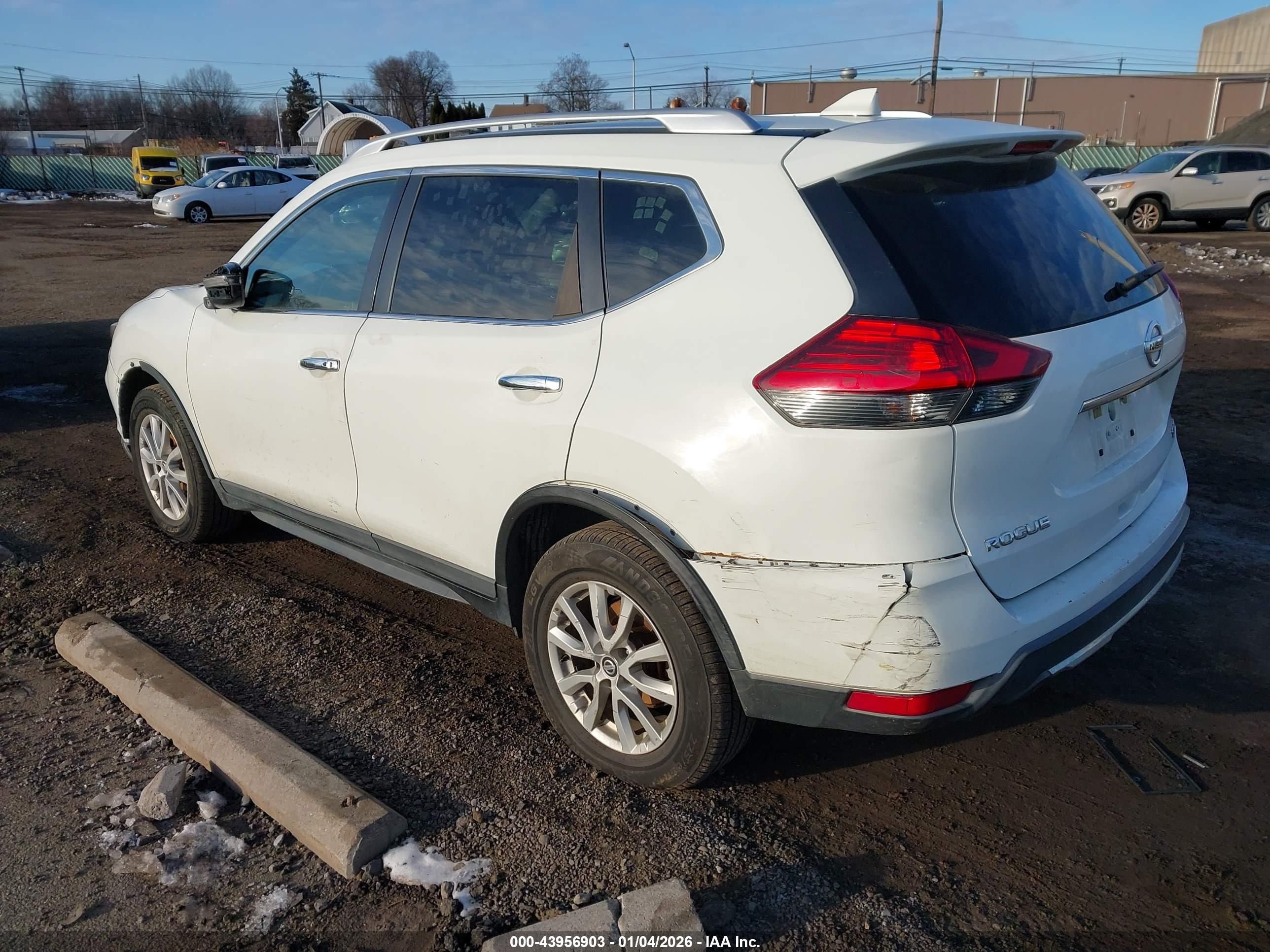 NISSAN ROGUE image 3