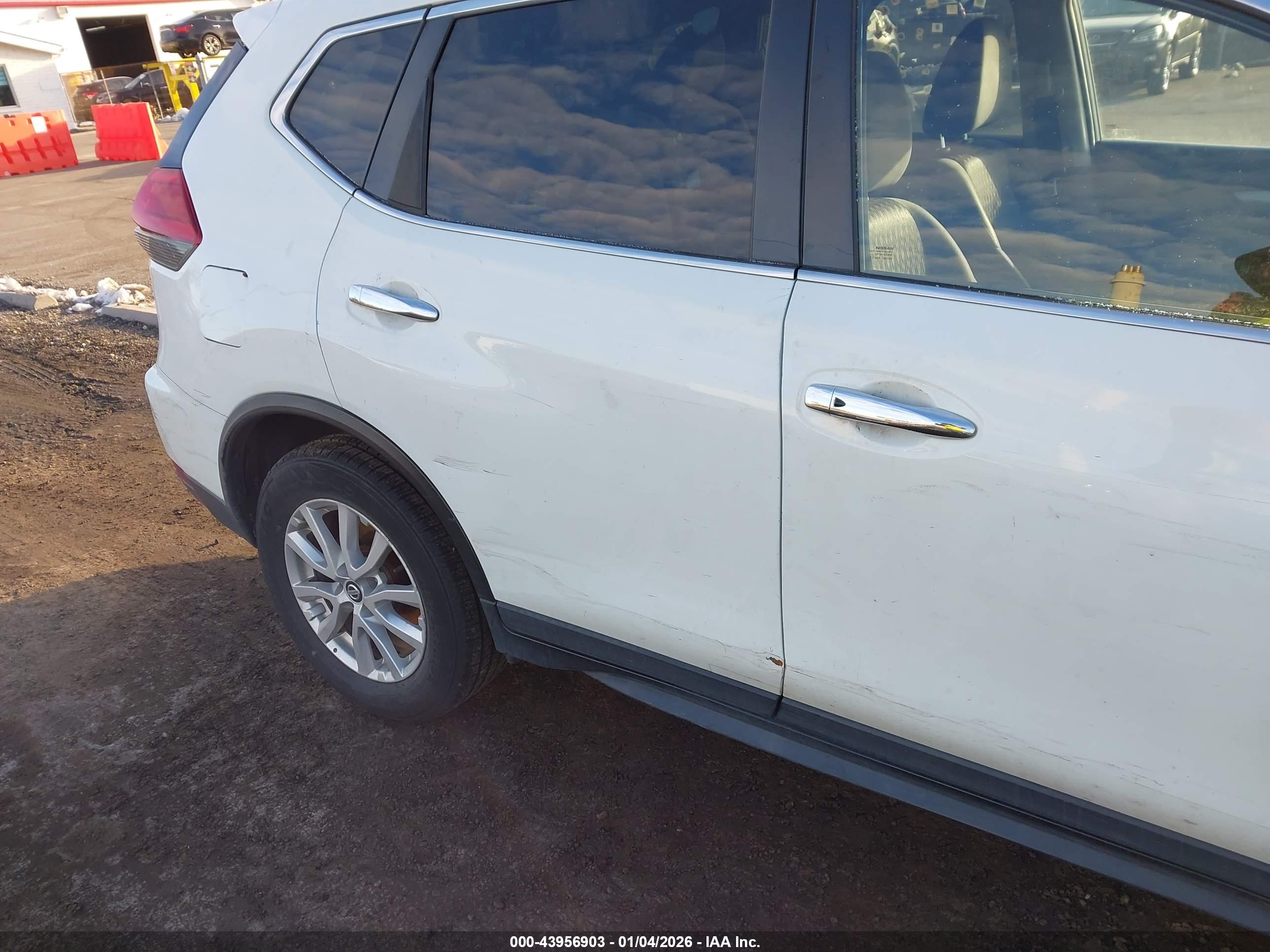 NISSAN ROGUE image 6