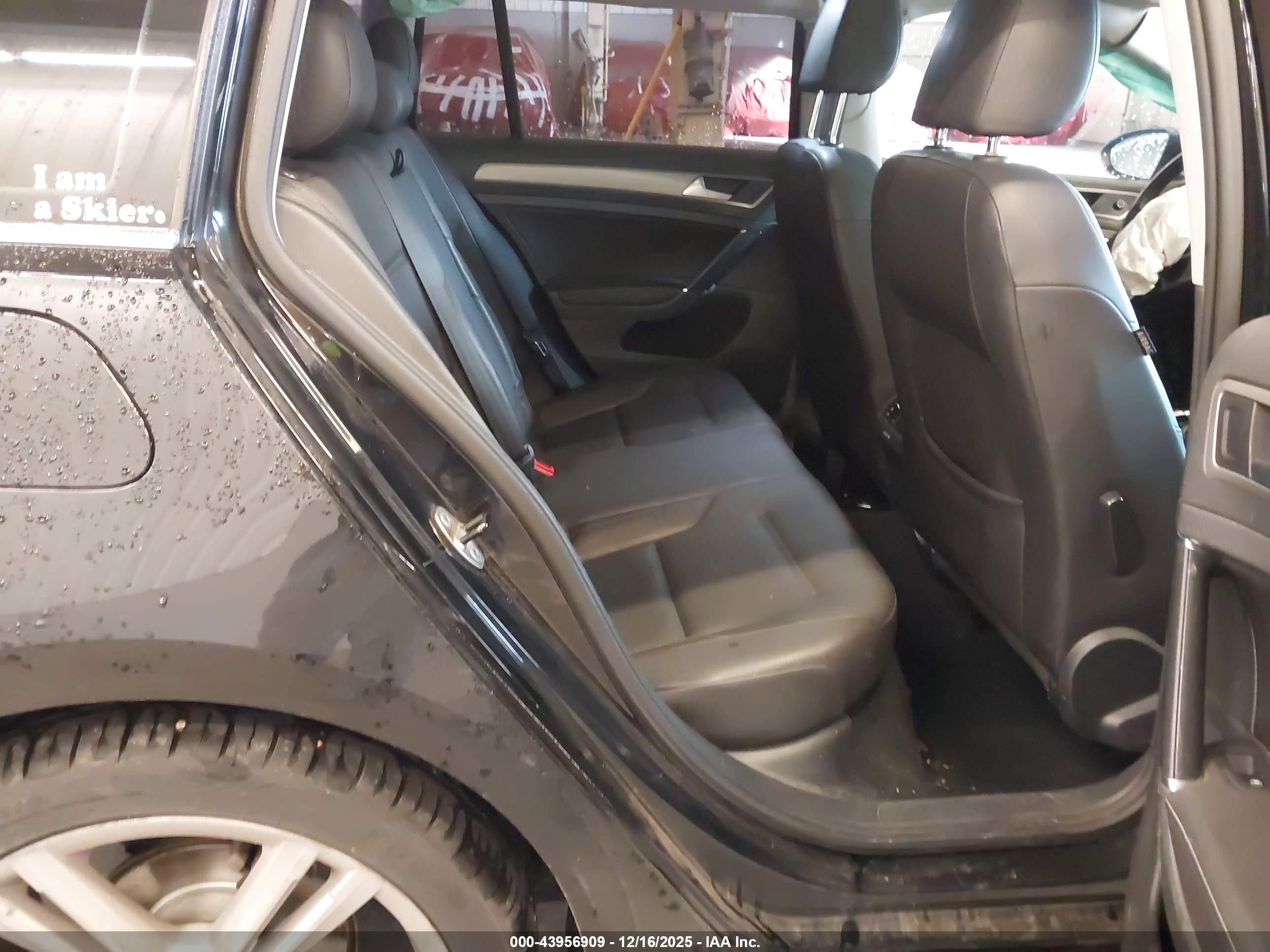 VOLKSWAGEN GOLF image 8