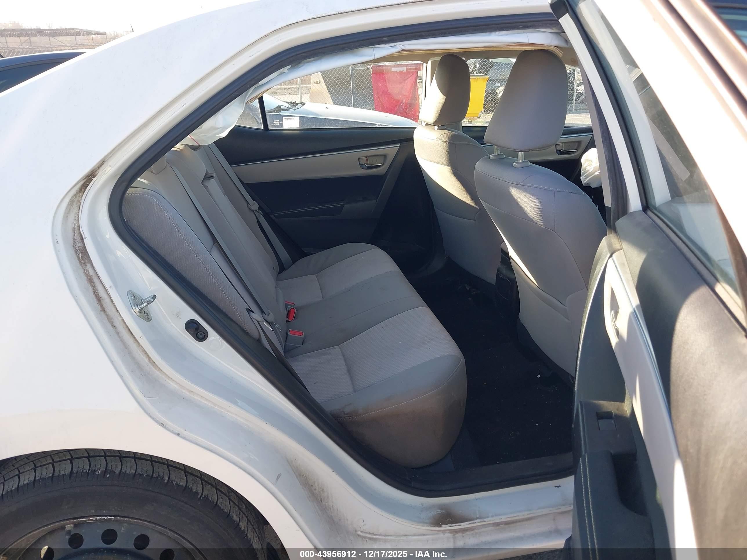 TOYOTA COROLLA image 8