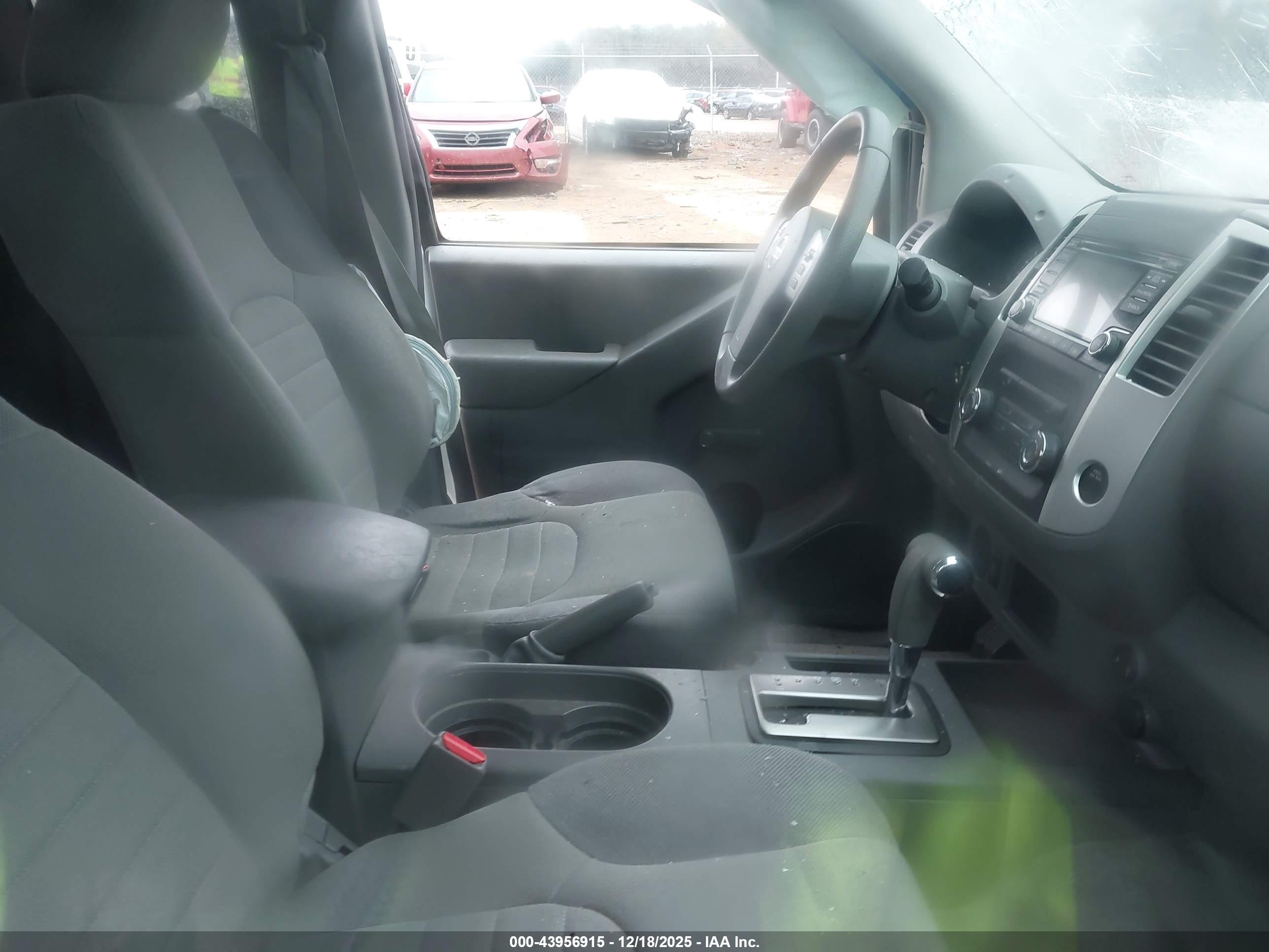 NISSAN FRONTIER image 5