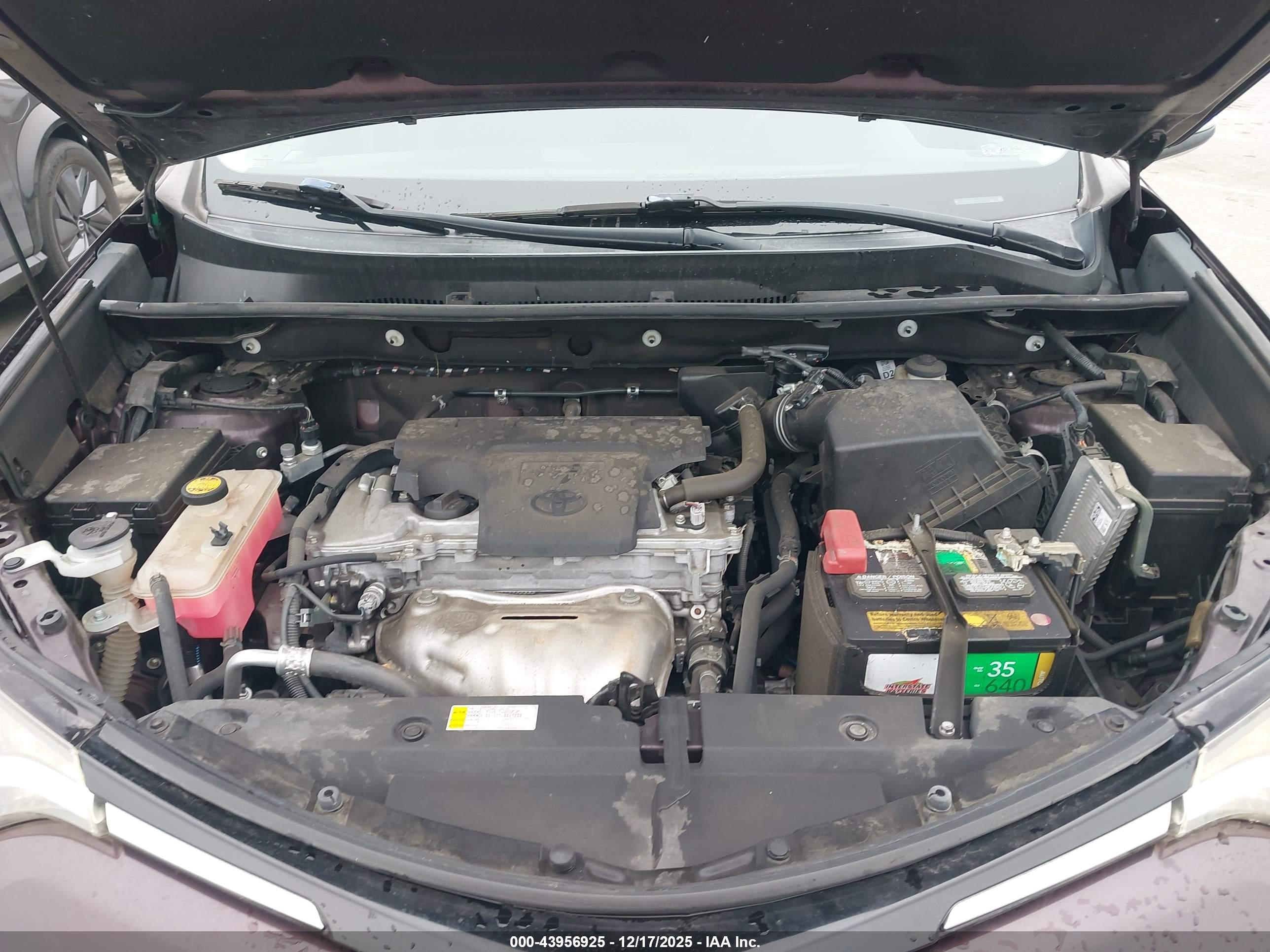 TOYOTA RAV4 image 10
