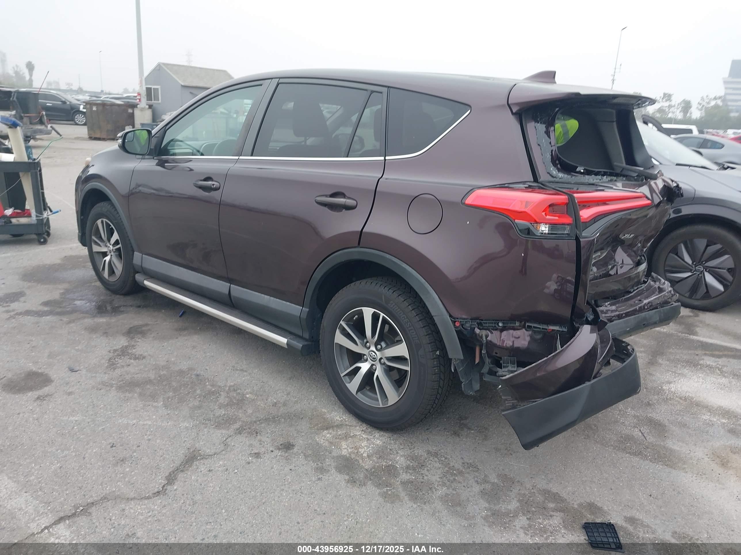 TOYOTA RAV4 image 3