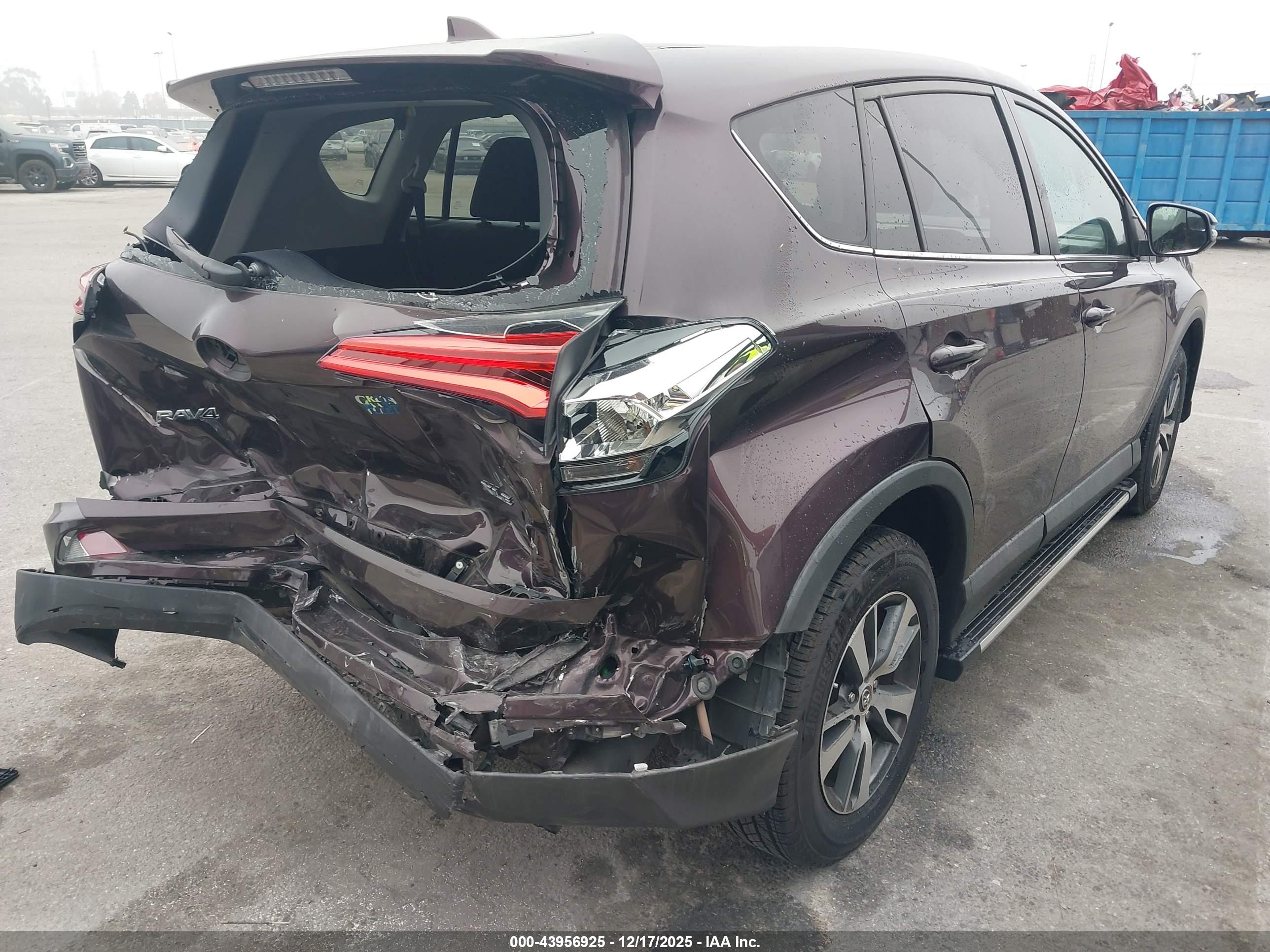 TOYOTA RAV4 image 4