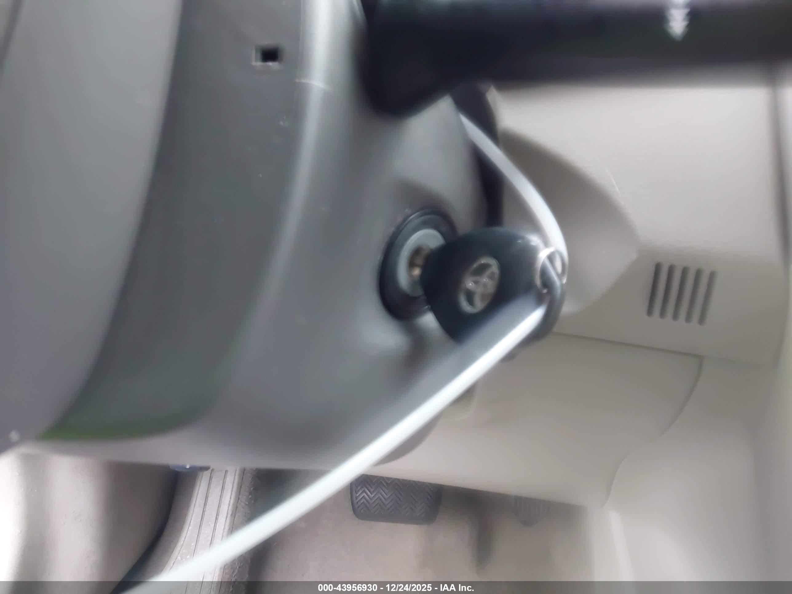 TOYOTA COROLLA image 11