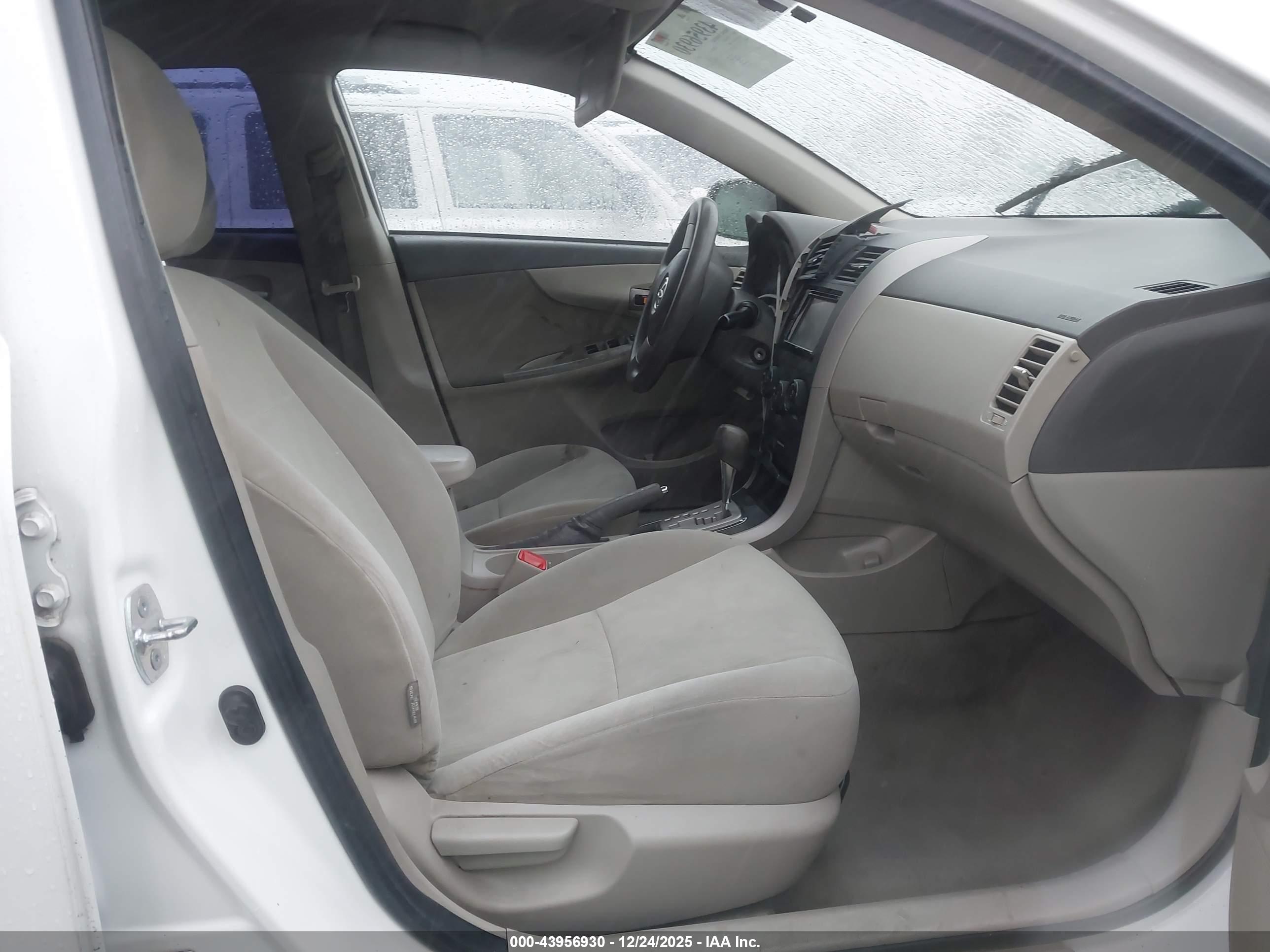 TOYOTA COROLLA image 5