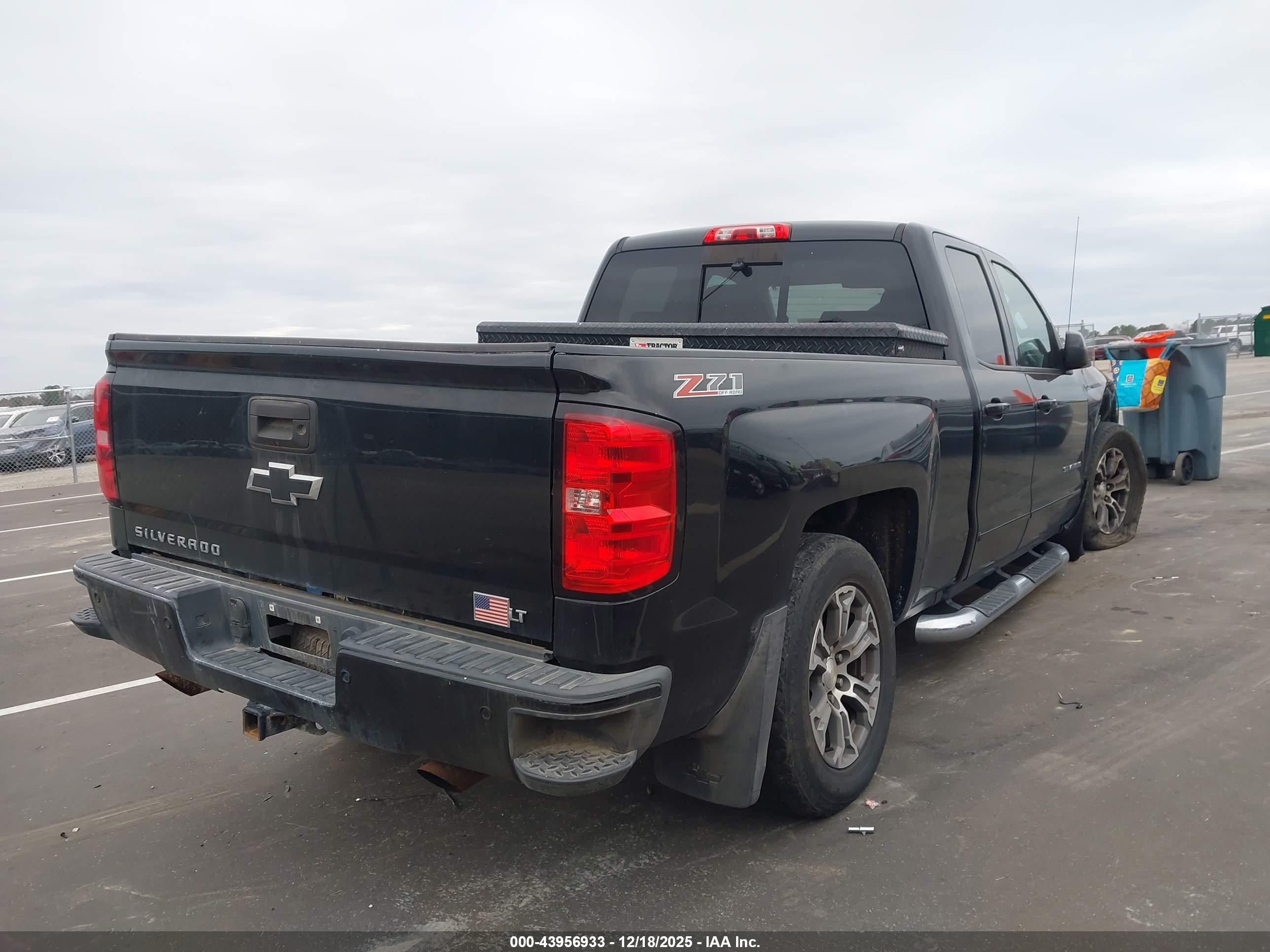 CHEVROLET SILVERADO image 4