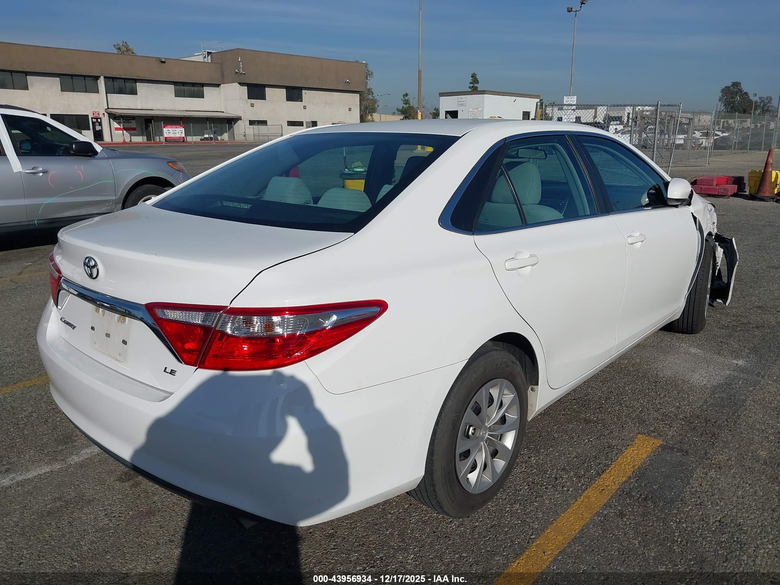 TOYOTA CAMRY image 4