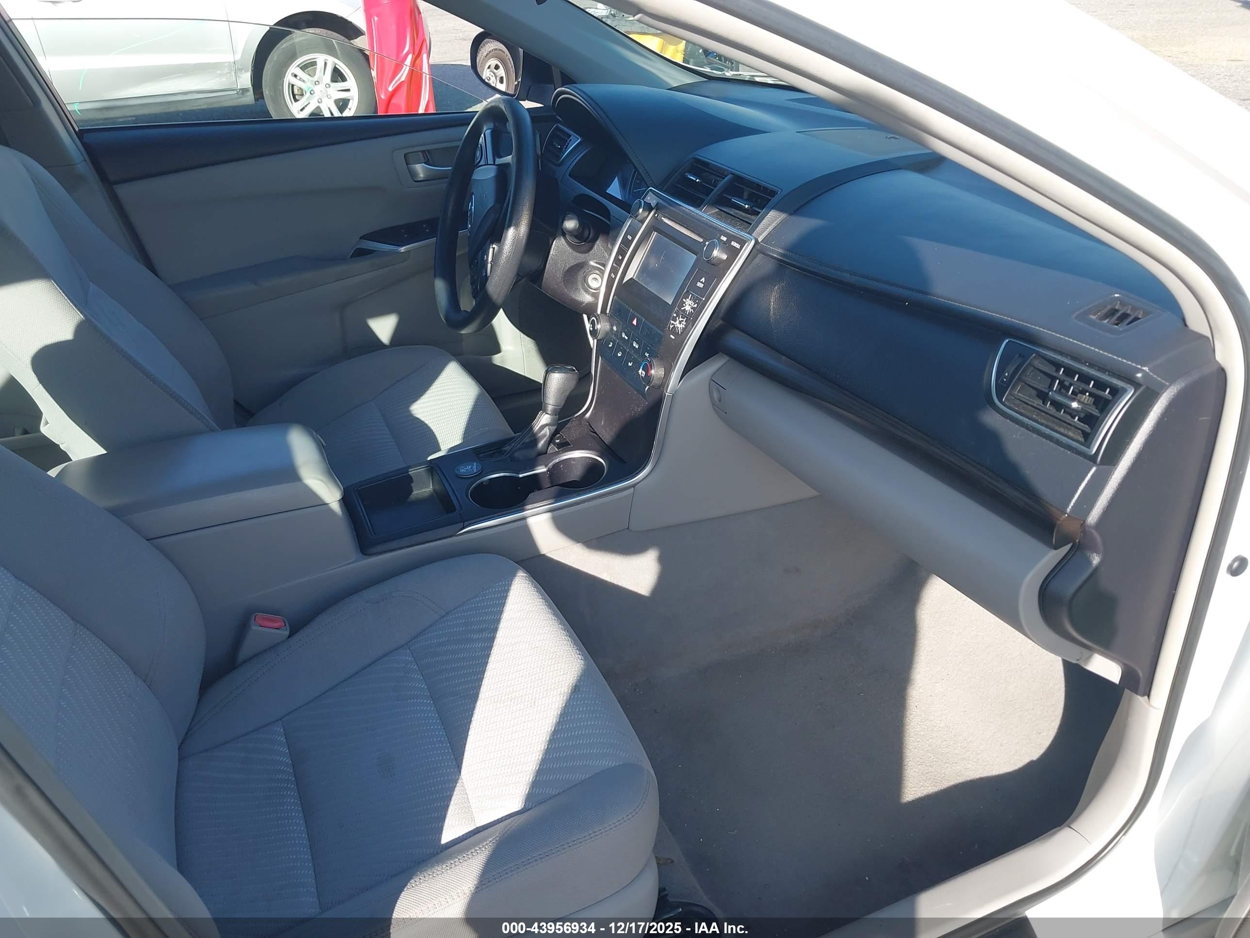 TOYOTA CAMRY image 5
