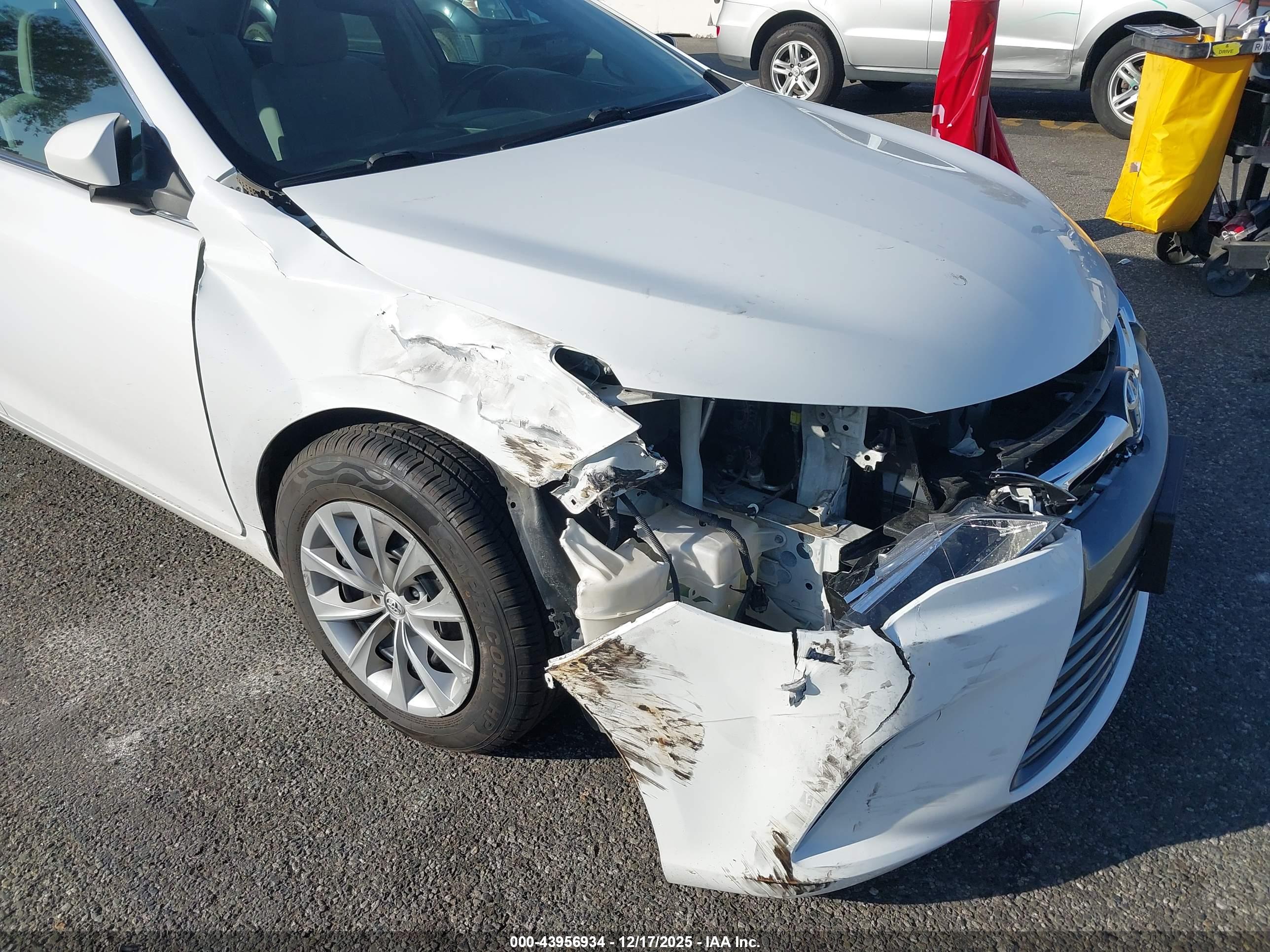 TOYOTA CAMRY image 6