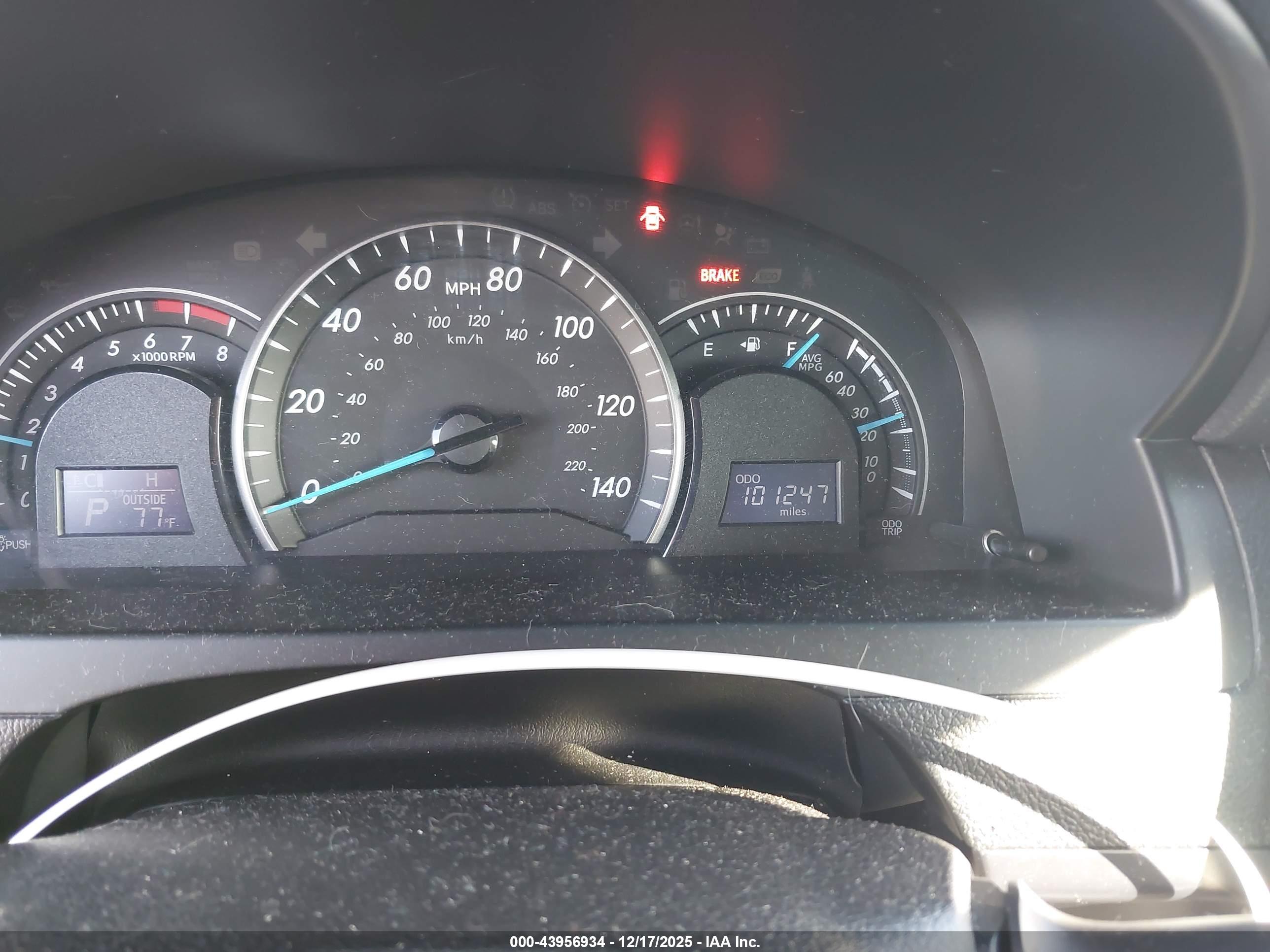 TOYOTA CAMRY image 7