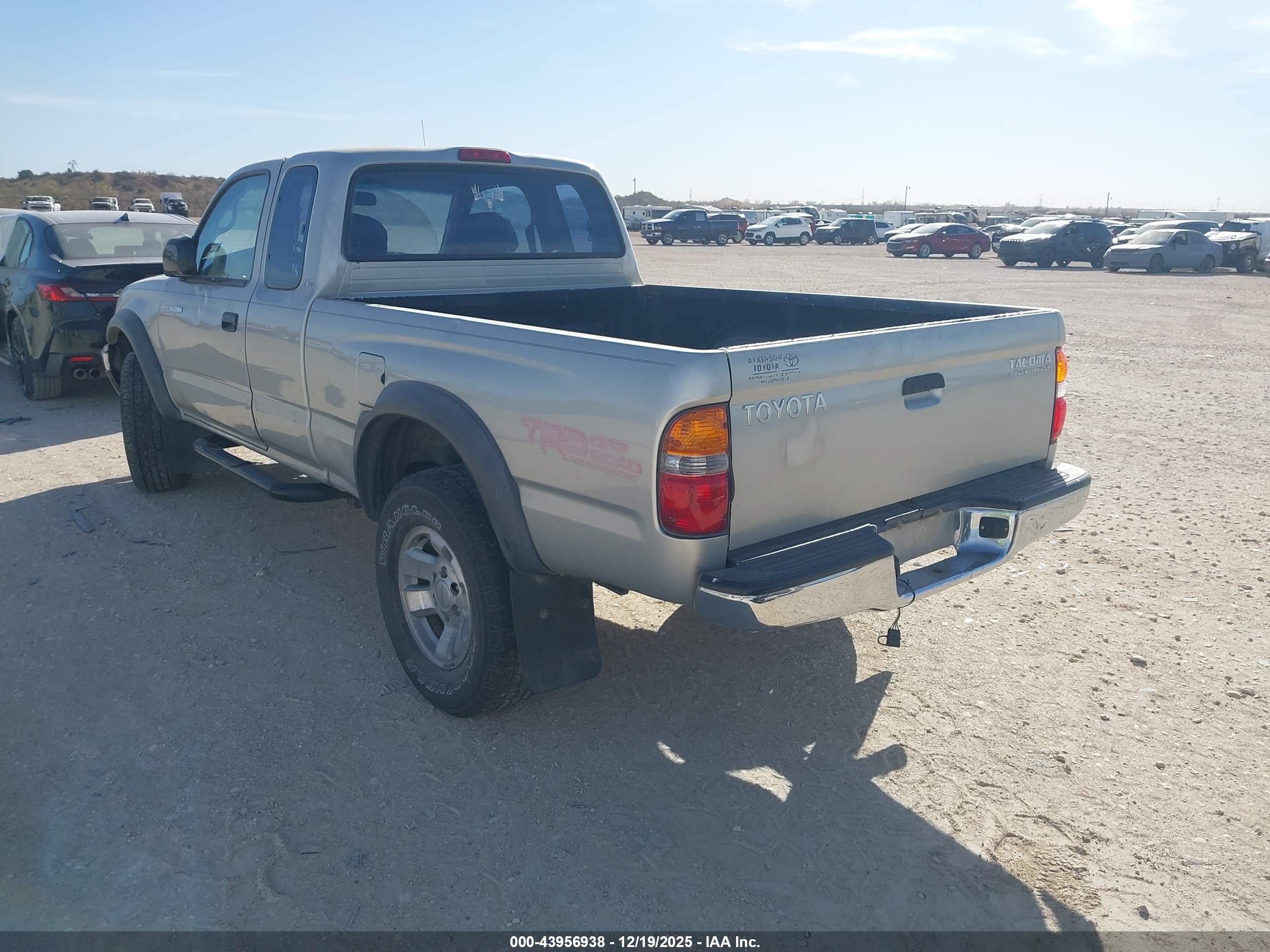 TOYOTA TACOMA image 3