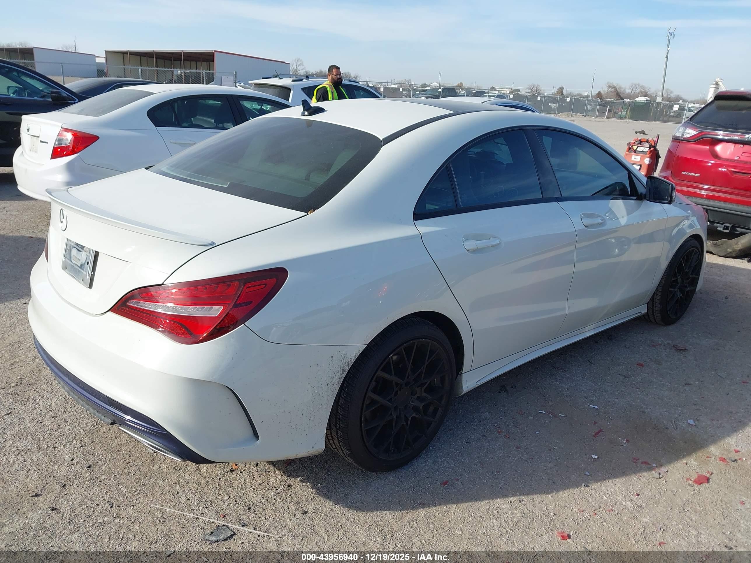 MERCEDES-BENZ CLA image 4