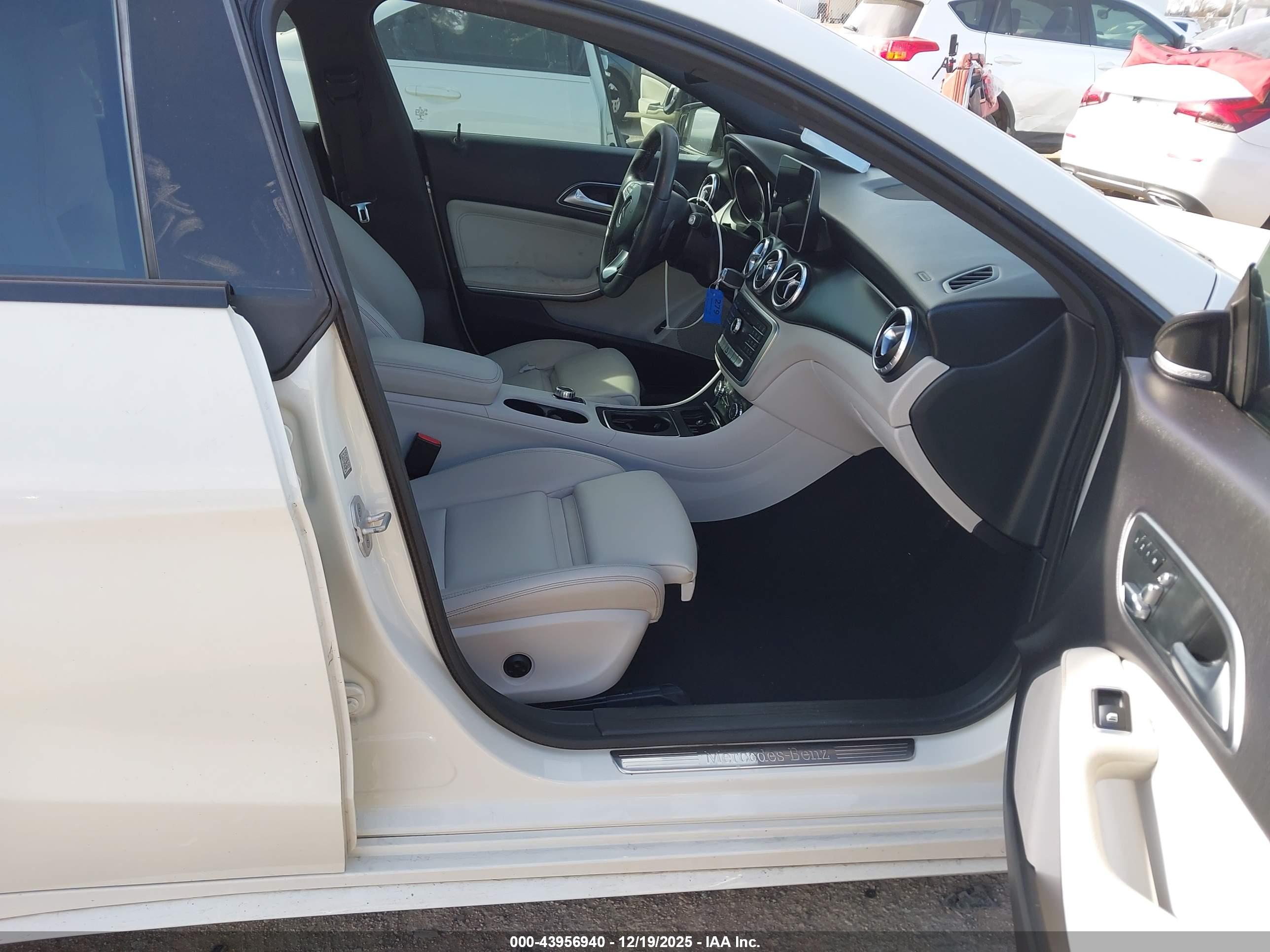 MERCEDES-BENZ CLA image 5