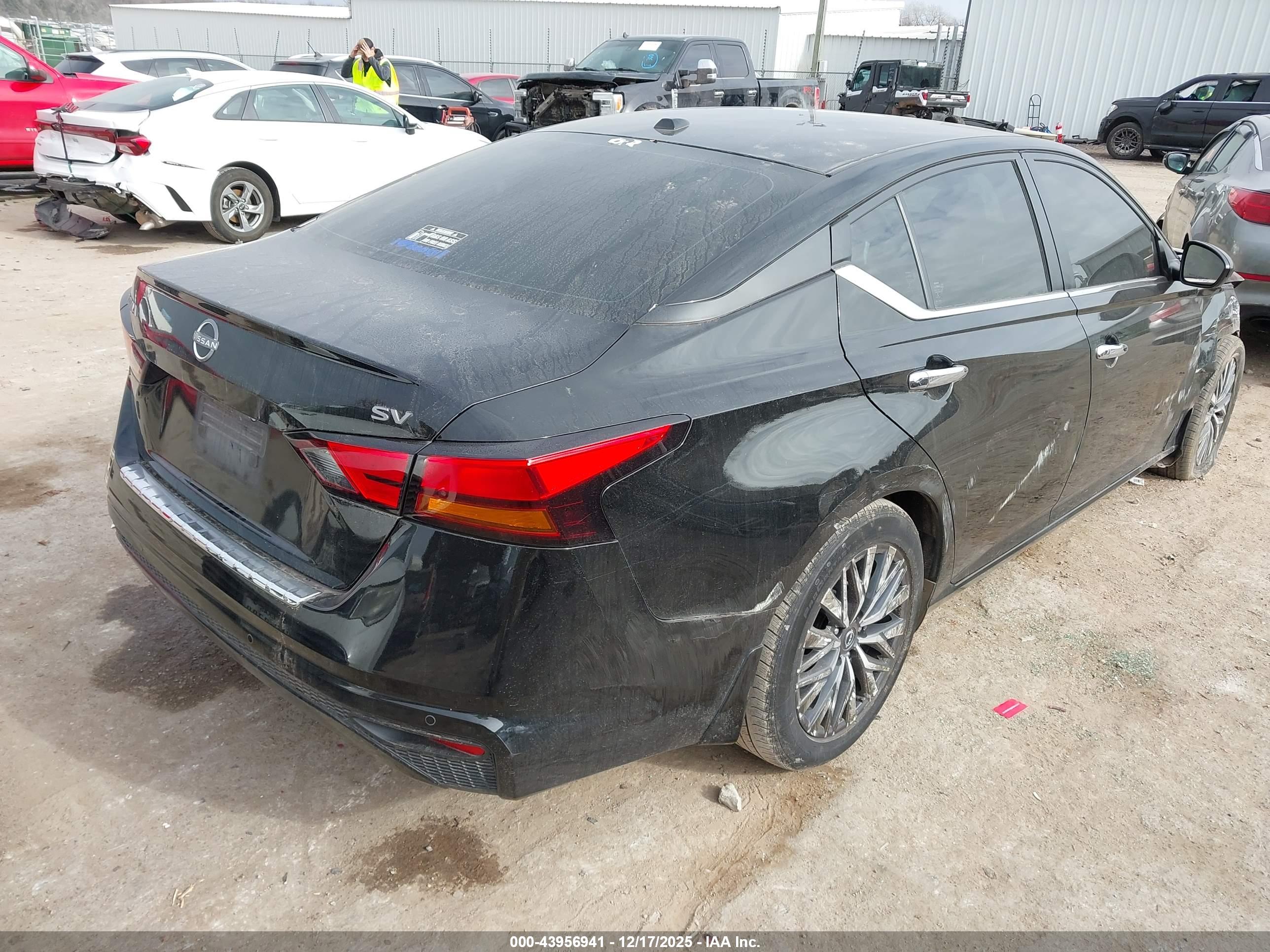 NISSAN ALTIMA image 4