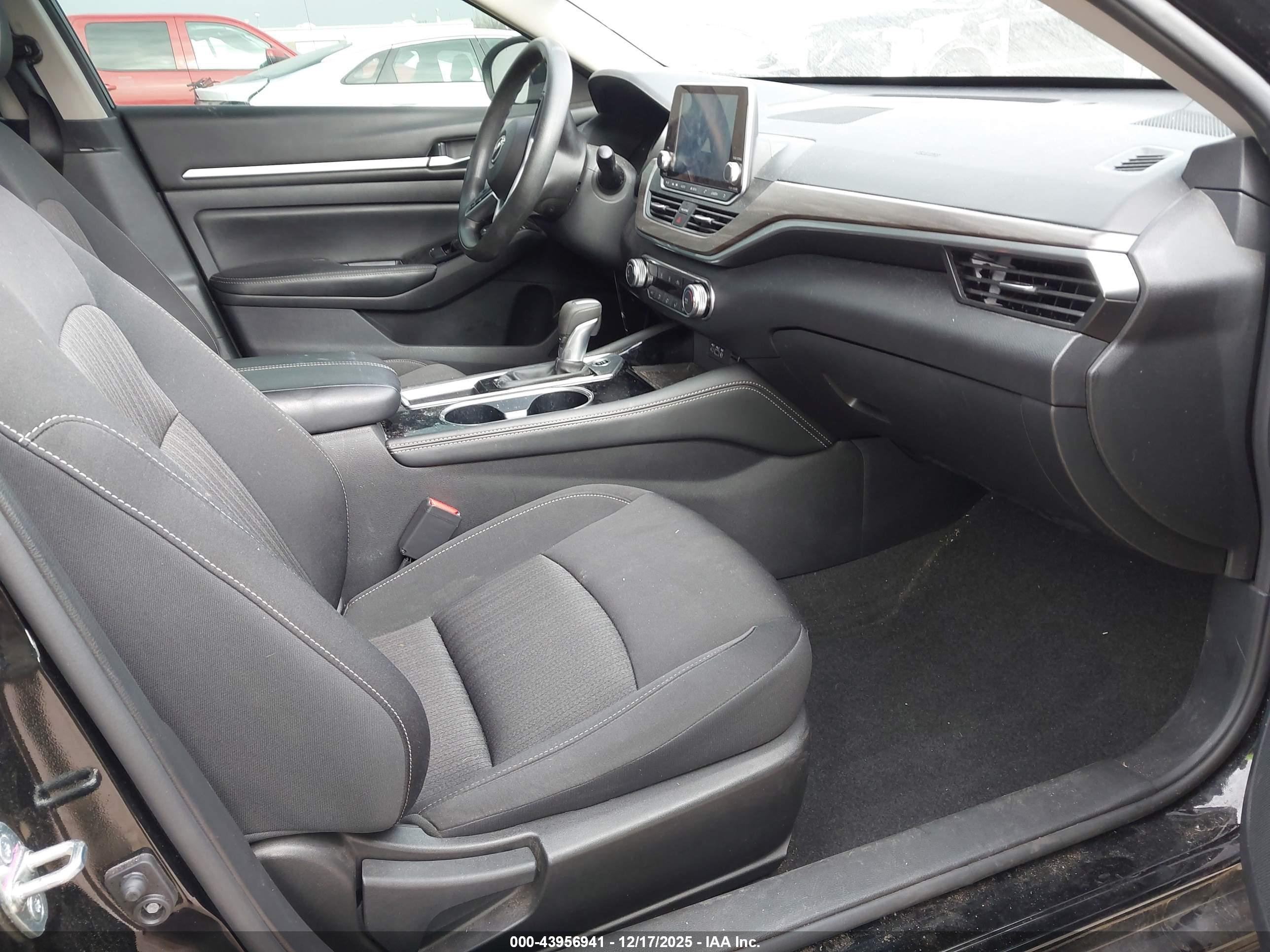 NISSAN ALTIMA image 5