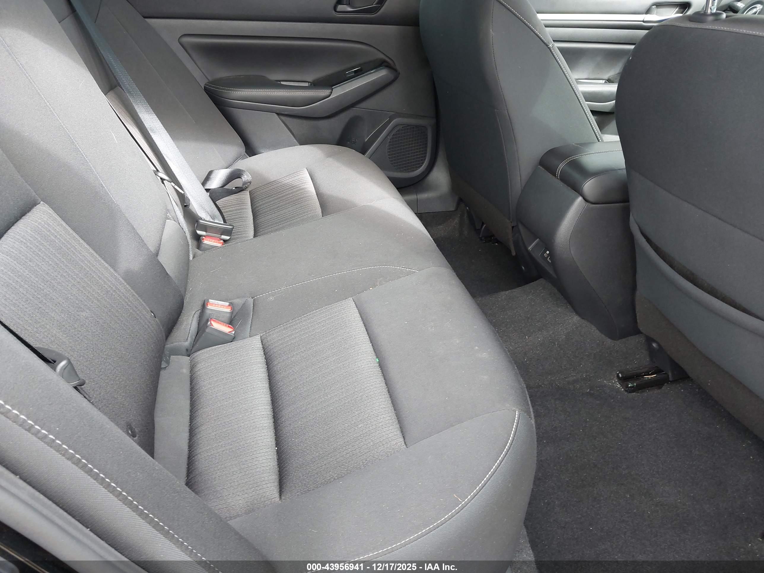 NISSAN ALTIMA image 8