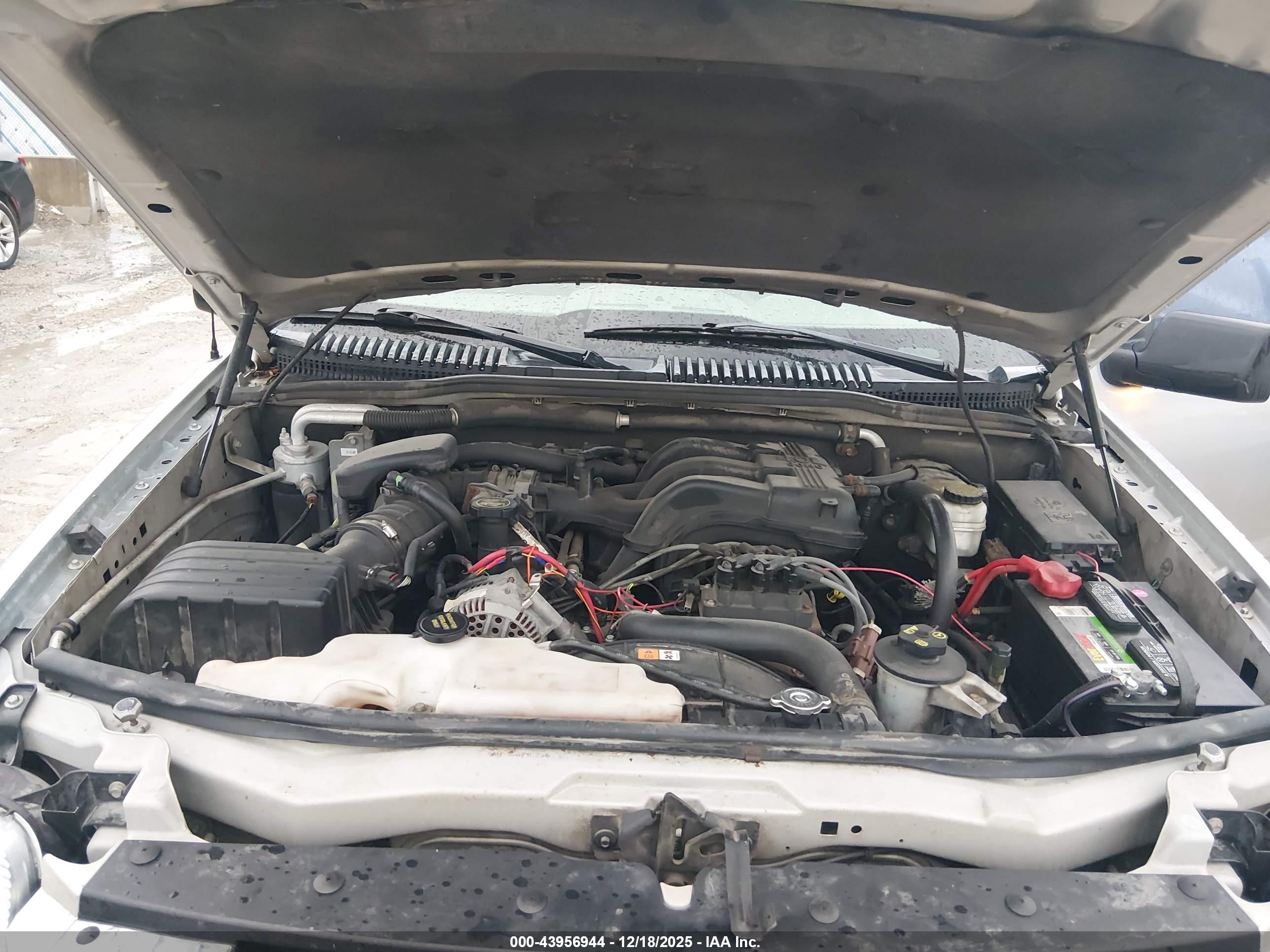 FORD EXPLORER image 10