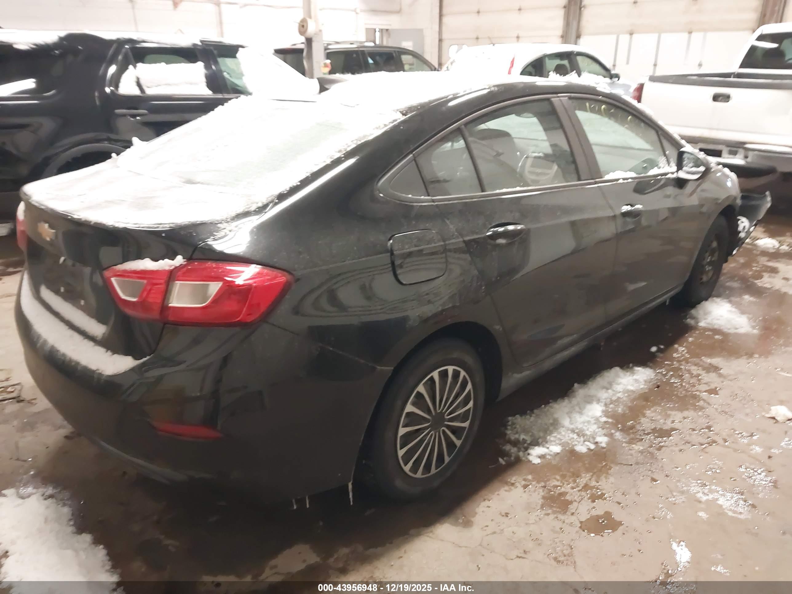 CHEVROLET CRUZE image 4