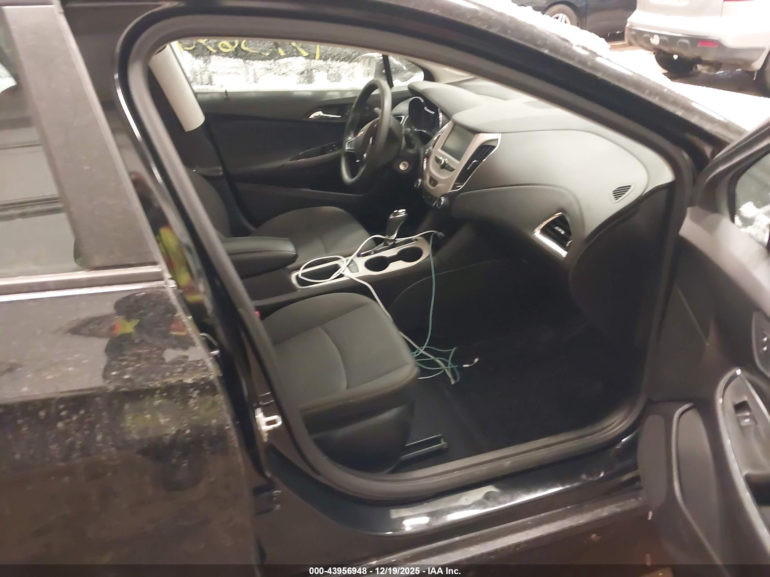 CHEVROLET CRUZE image 5