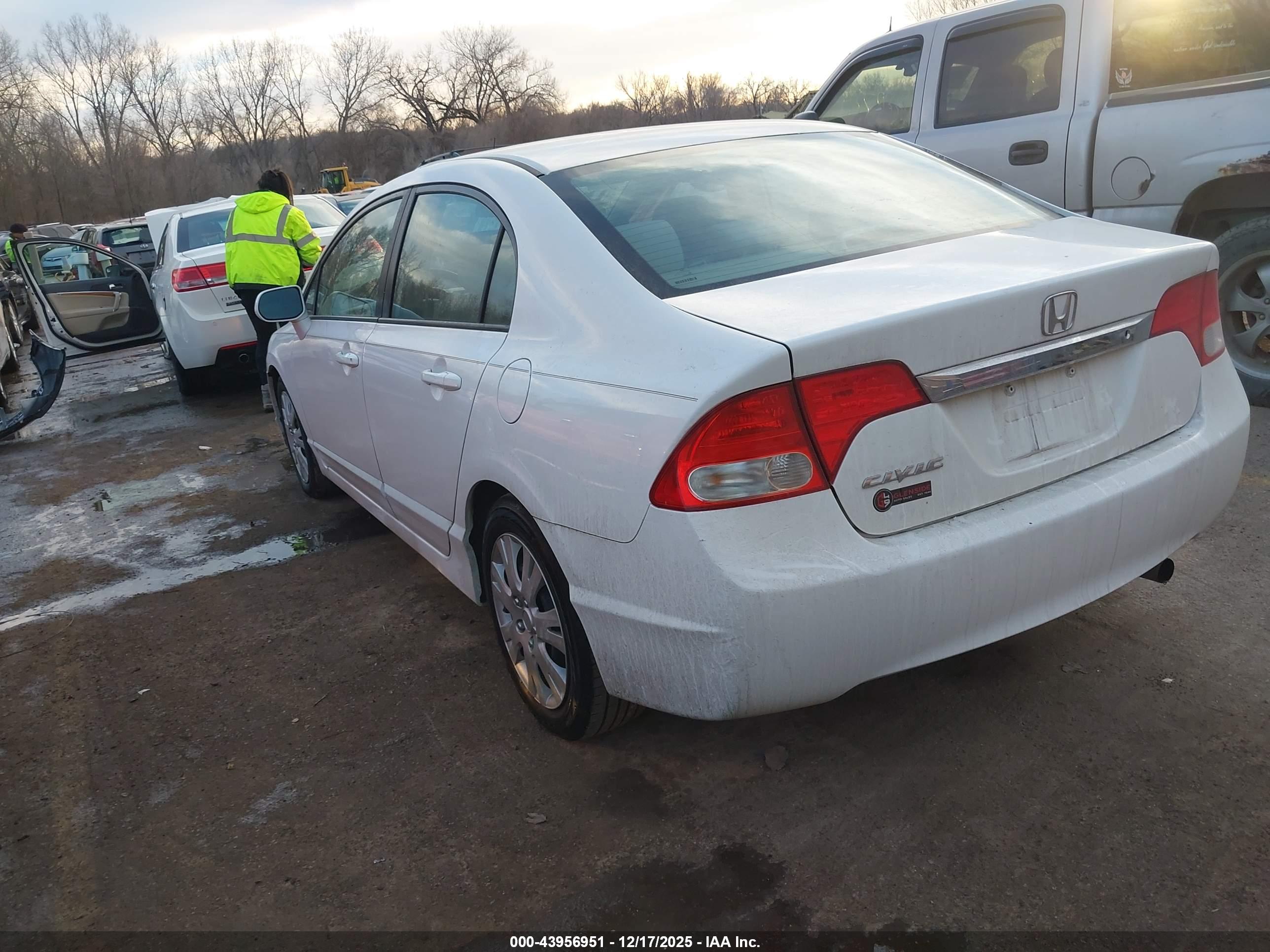 HONDA CIVIC image 3