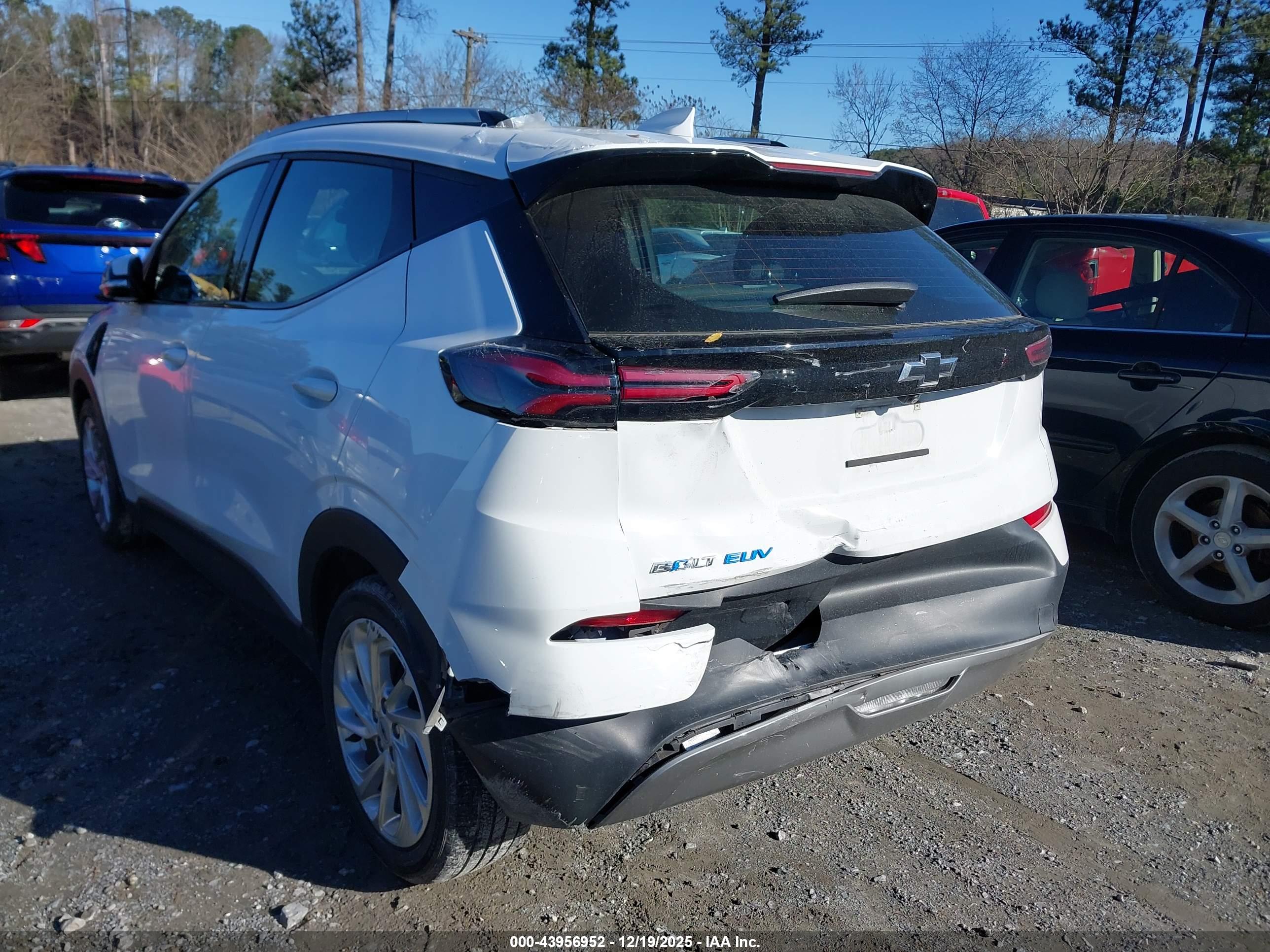 CHEVROLET BOLT image 3