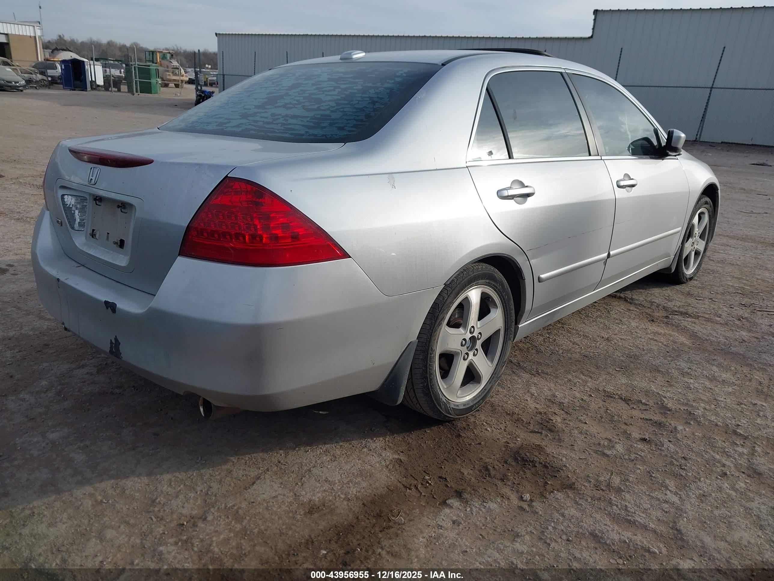 HONDA ACCORD image 4