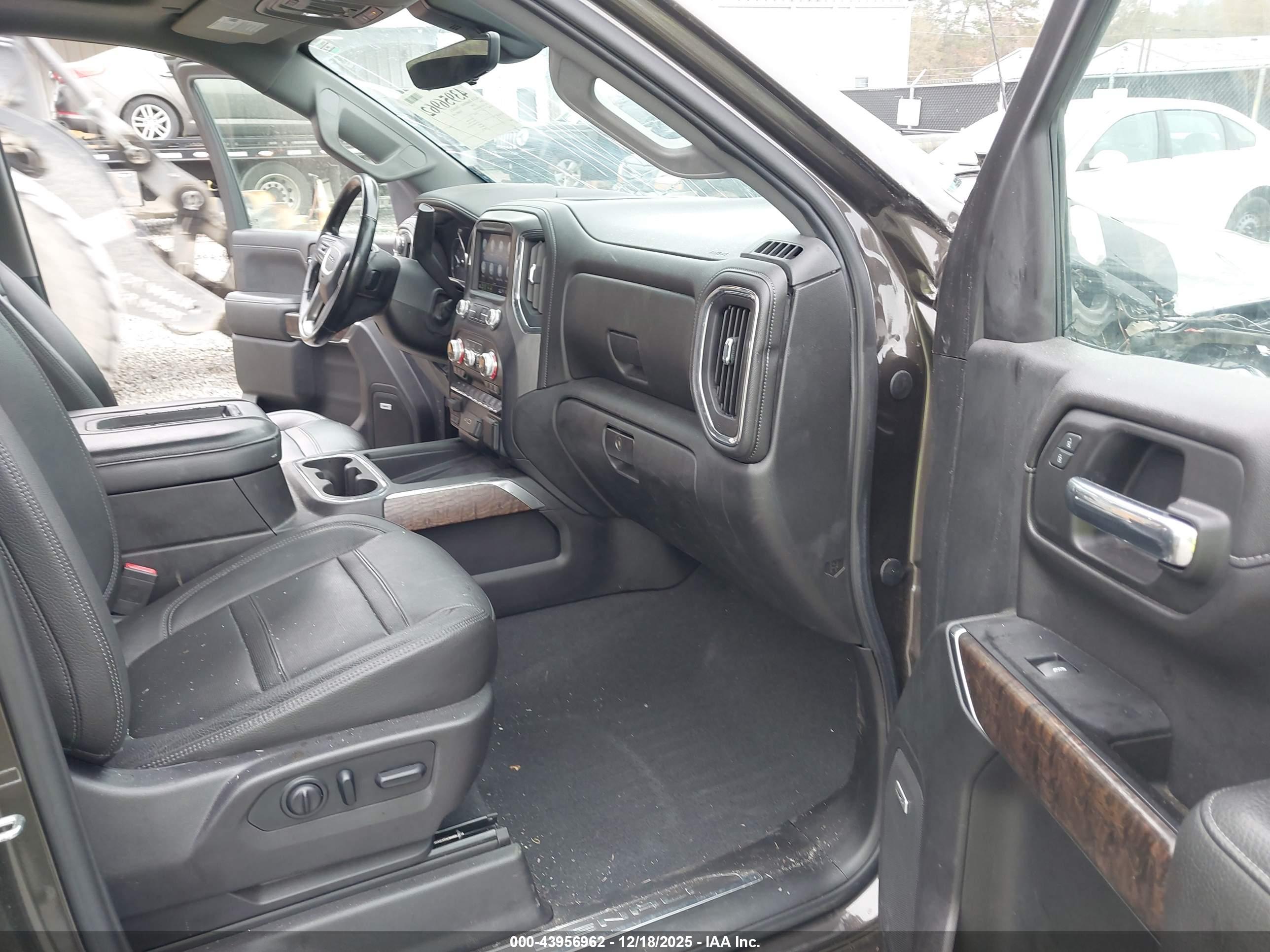 GMC SIERRA image 5
