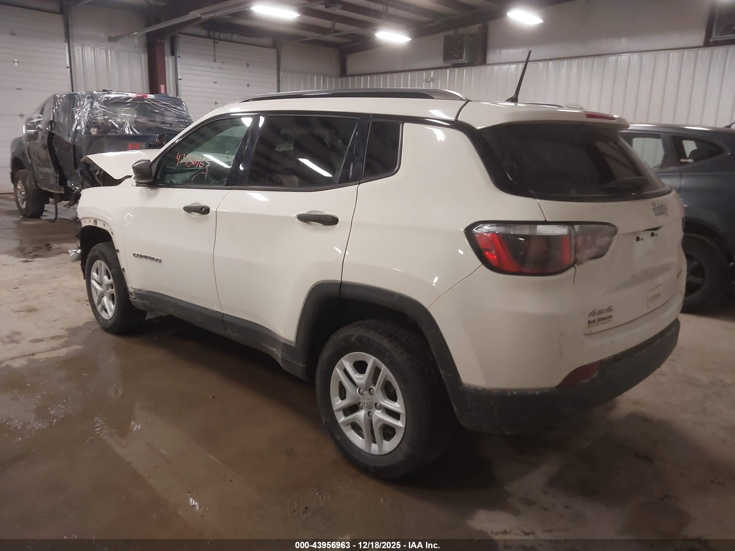 JEEP COMPASS image 3