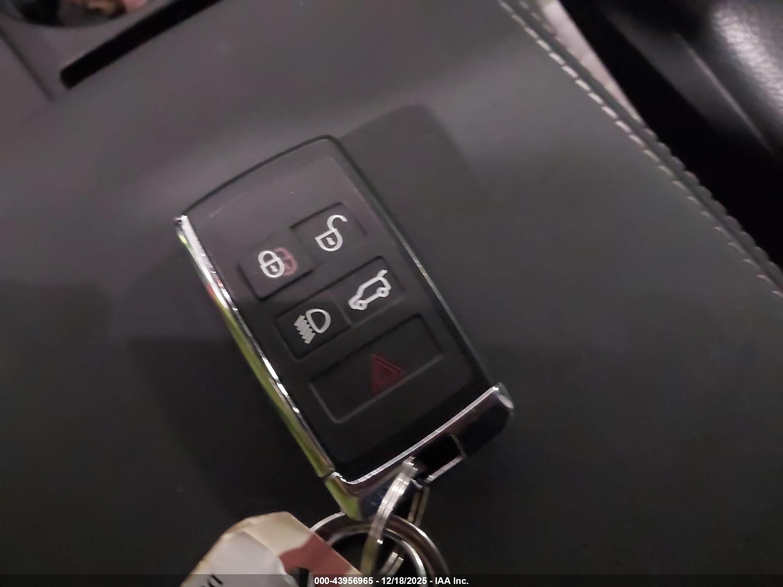 LAND ROVER image 11