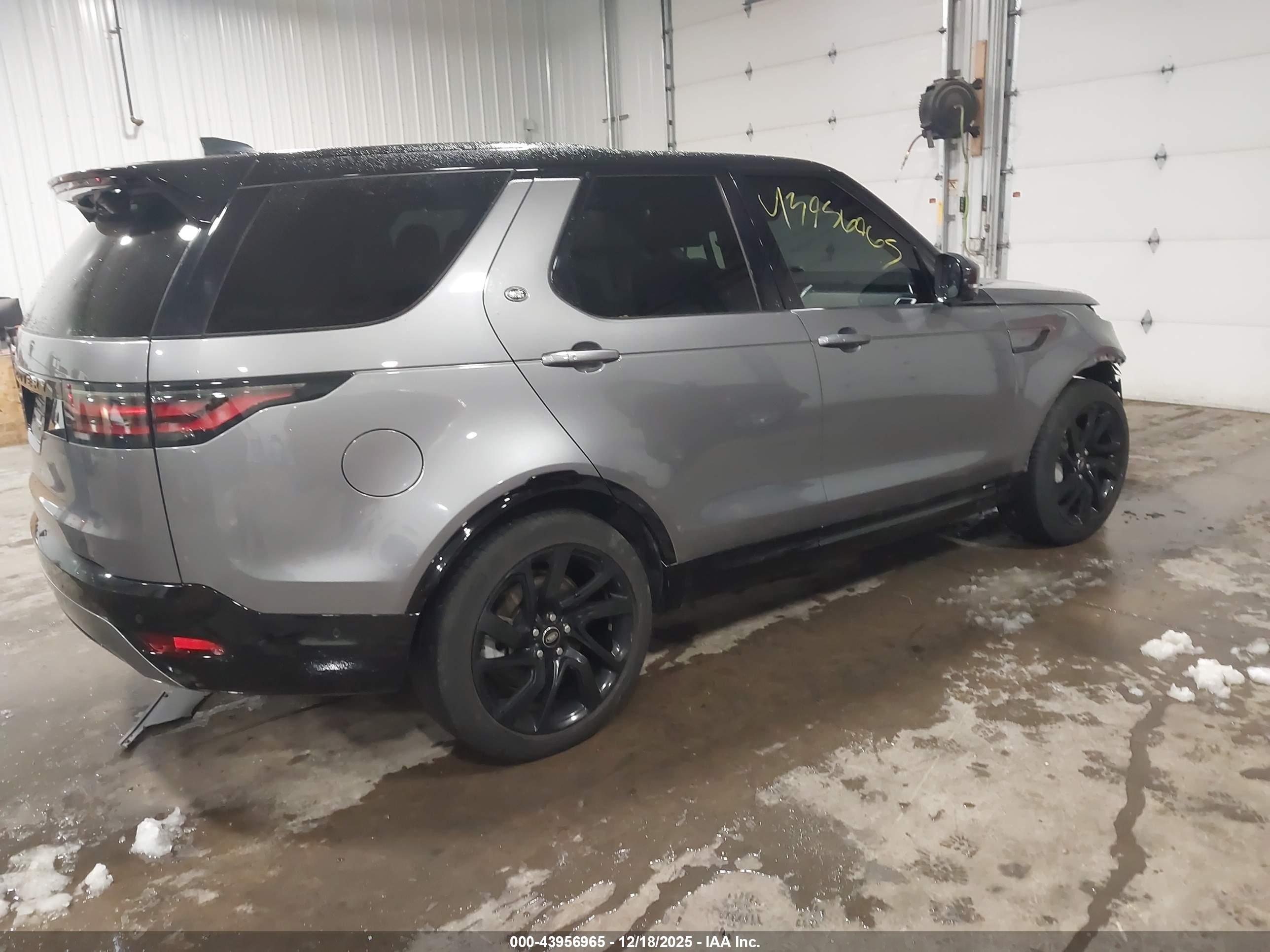 LAND ROVER image 4