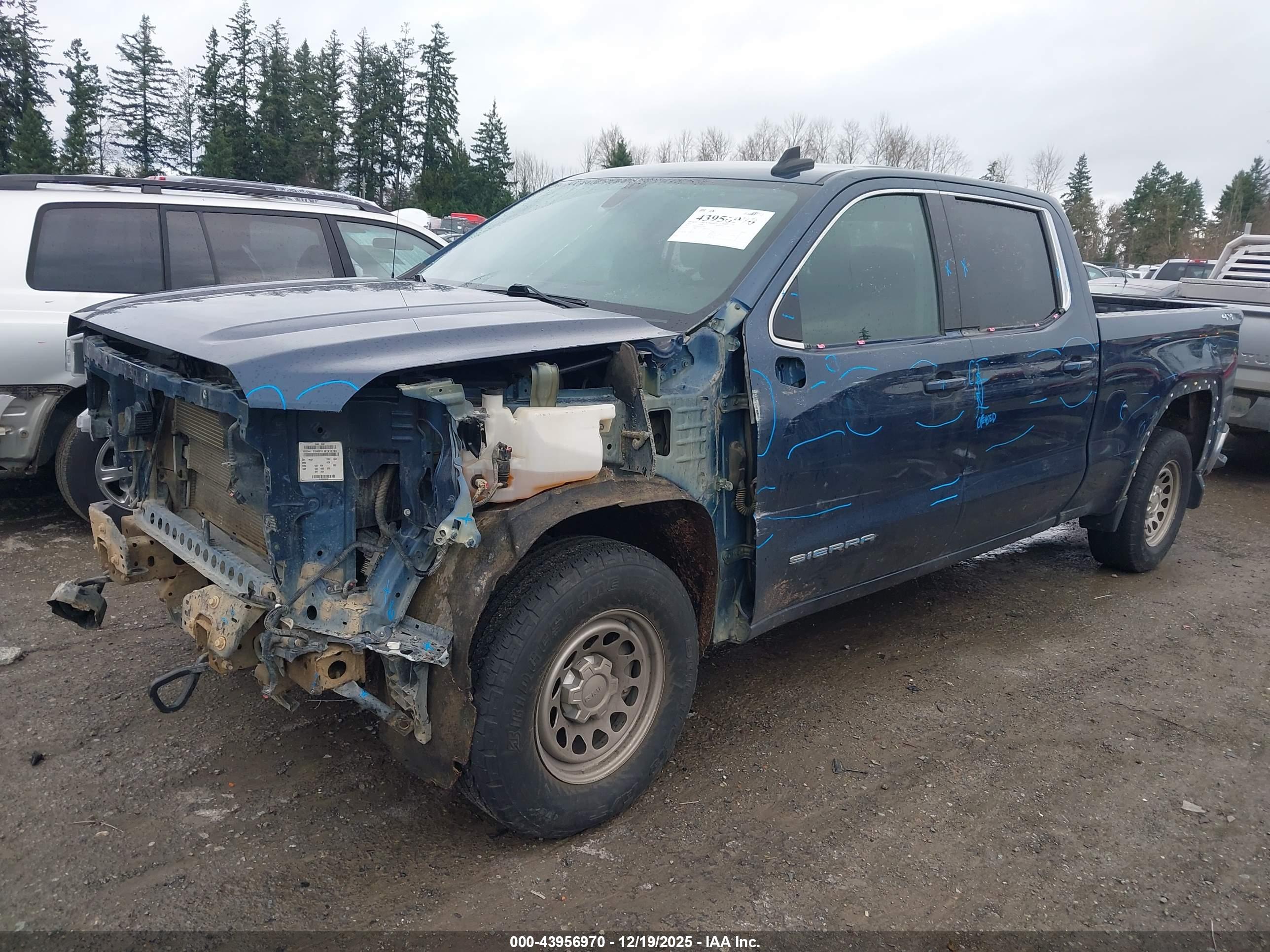 GMC SIERRA image 2