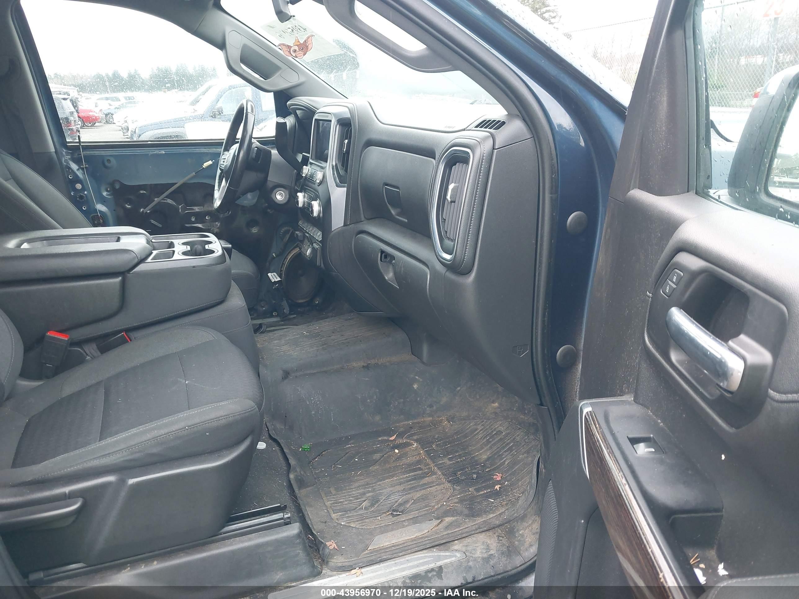 GMC SIERRA image 5