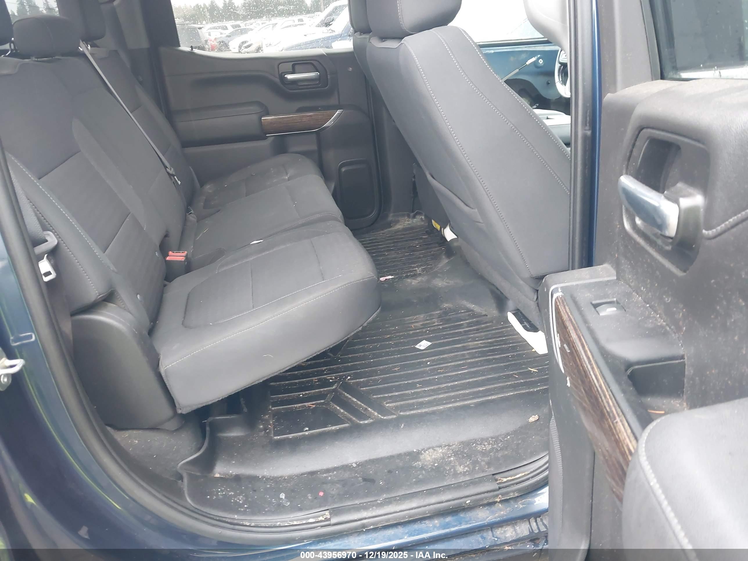 GMC SIERRA image 8